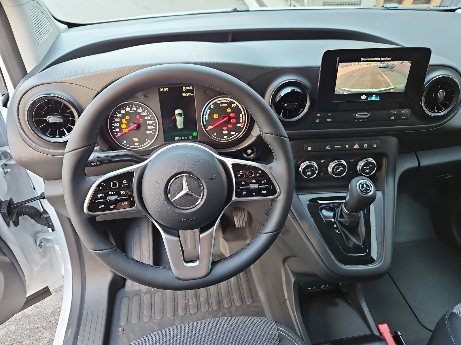 MERCEDES-BENZ eCitan 45kWh Pro-image-7