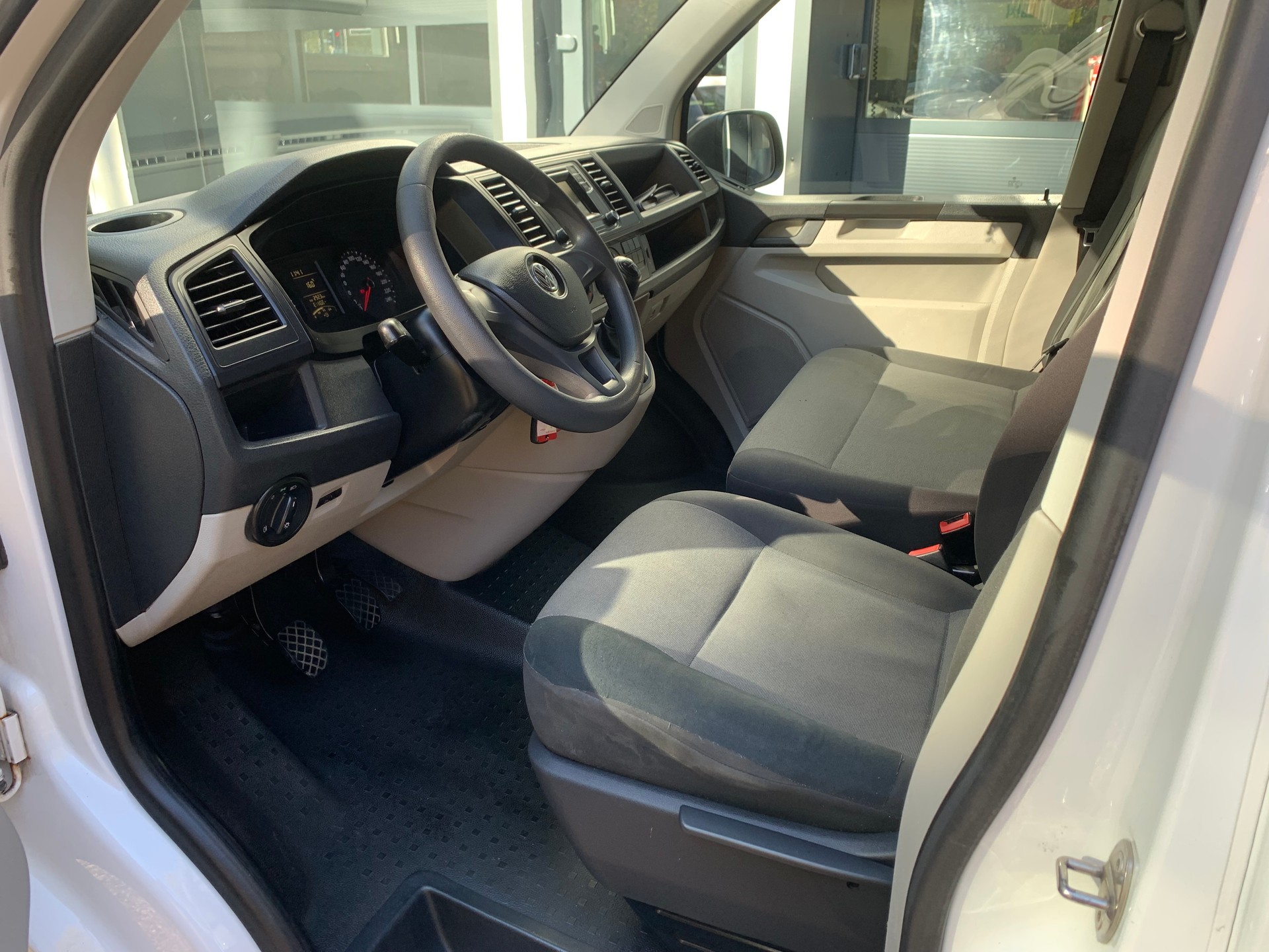 VW T 6.1 Transporter lang 3400 150 PS-image-6