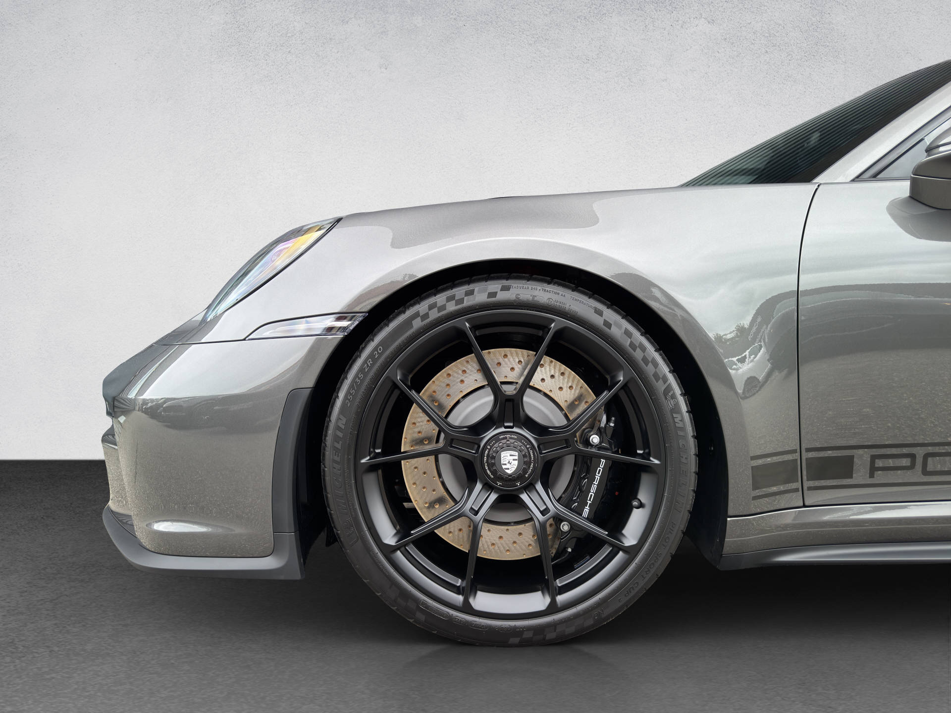PORSCHE 911 GT3 mit Touring-Paket-image-12