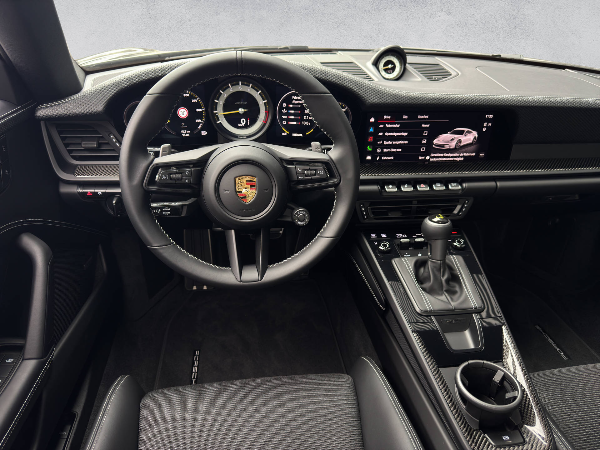 PORSCHE 911 GT3 mit Touring-Paket-image-5