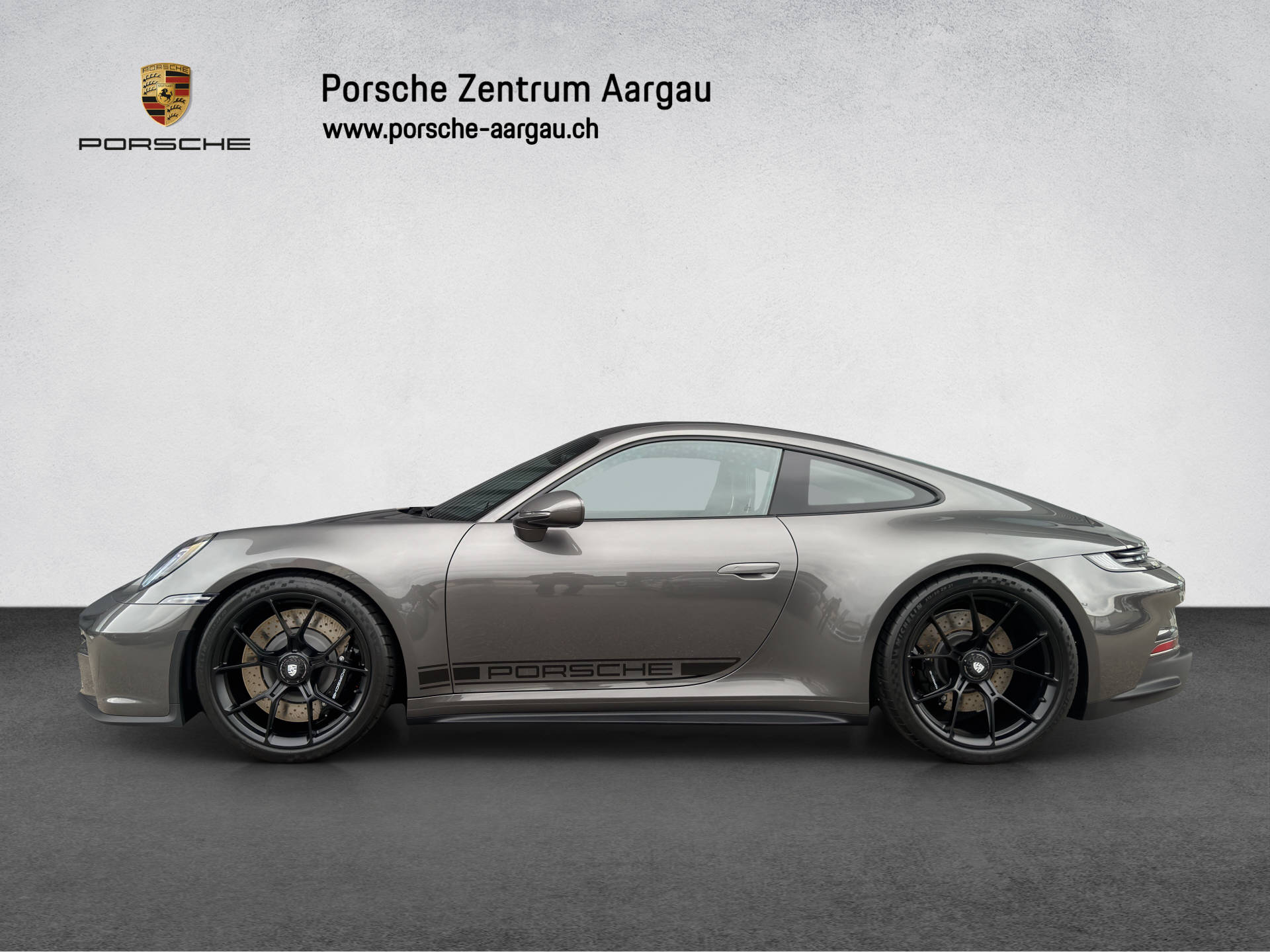 PORSCHE 911 GT3 mit Touring-Paket-image-2