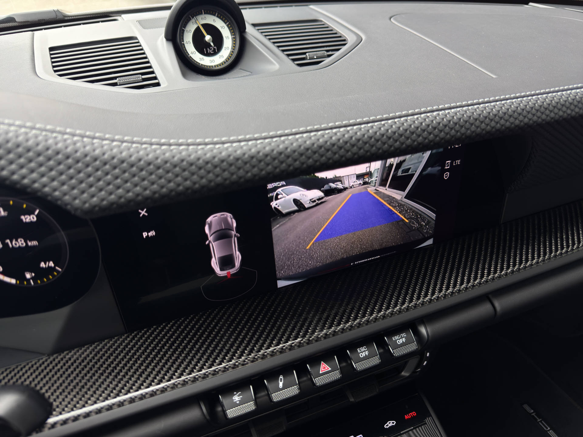 PORSCHE 911 GT3 mit Touring-Paket-image-9