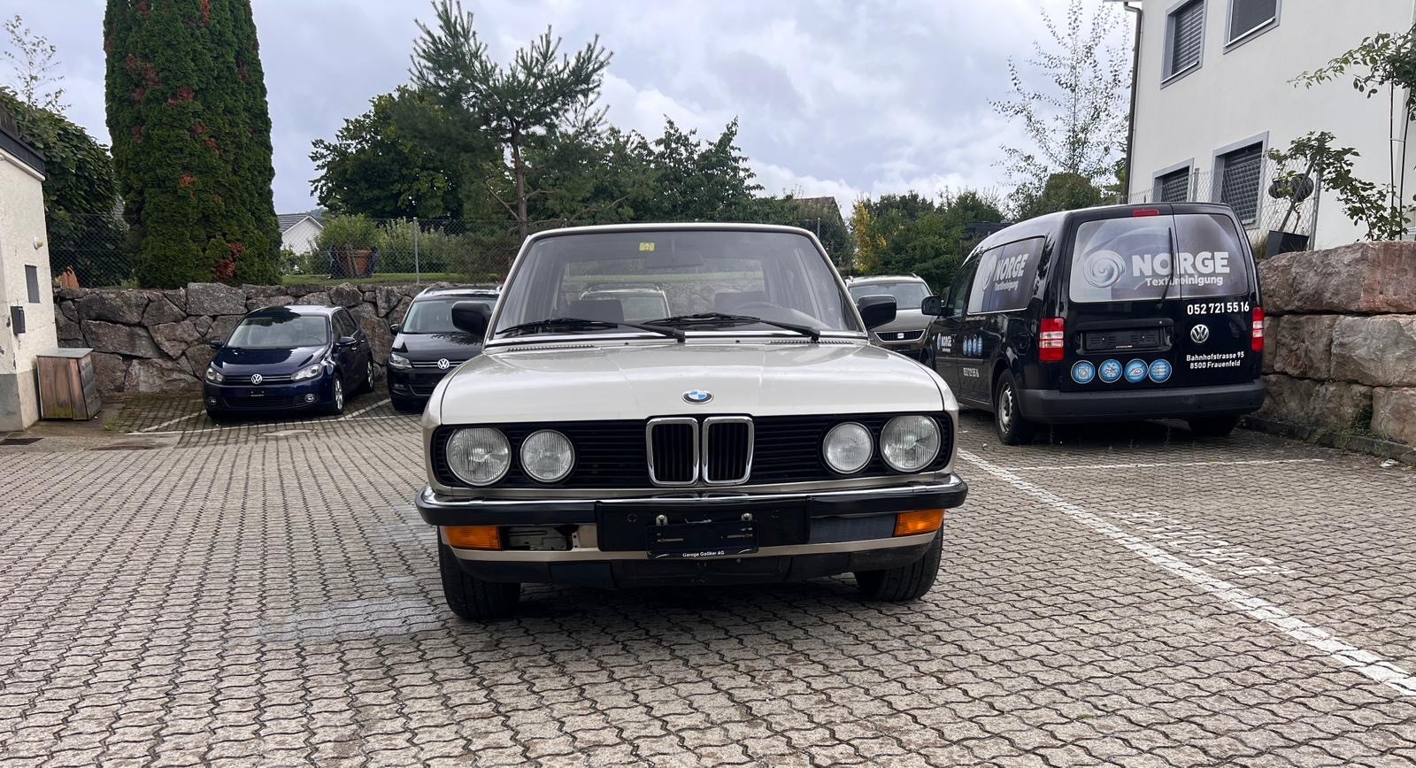 BMW 520i-image-0