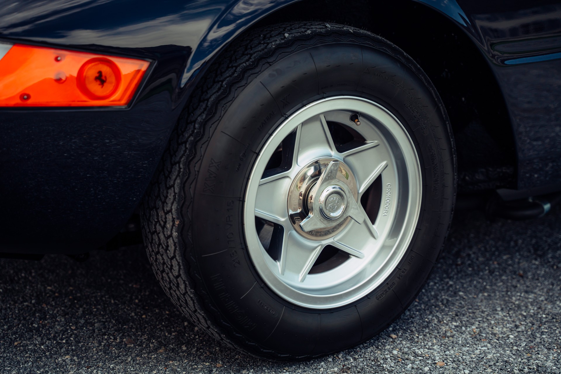 FERRARI 365 GTB/4 Daytona-image-25
