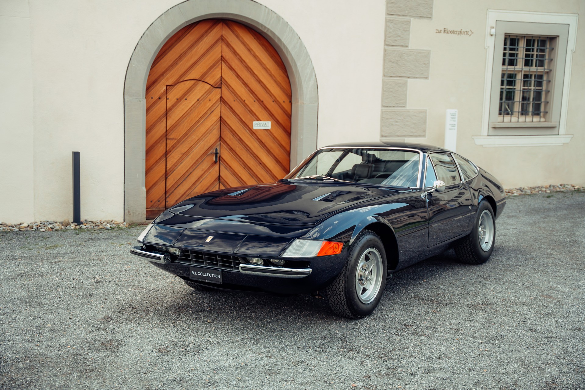 FERRARI 365 GTB/4 Daytona-image-24