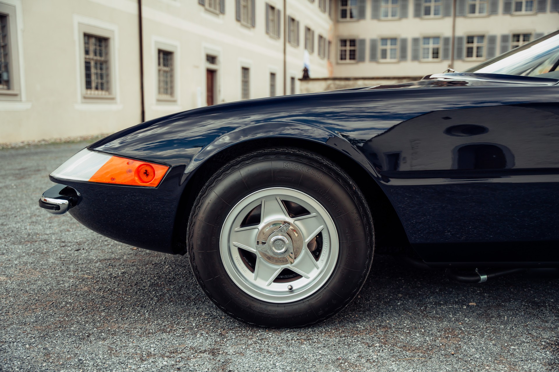 FERRARI 365 GTB/4 Daytona-image-7