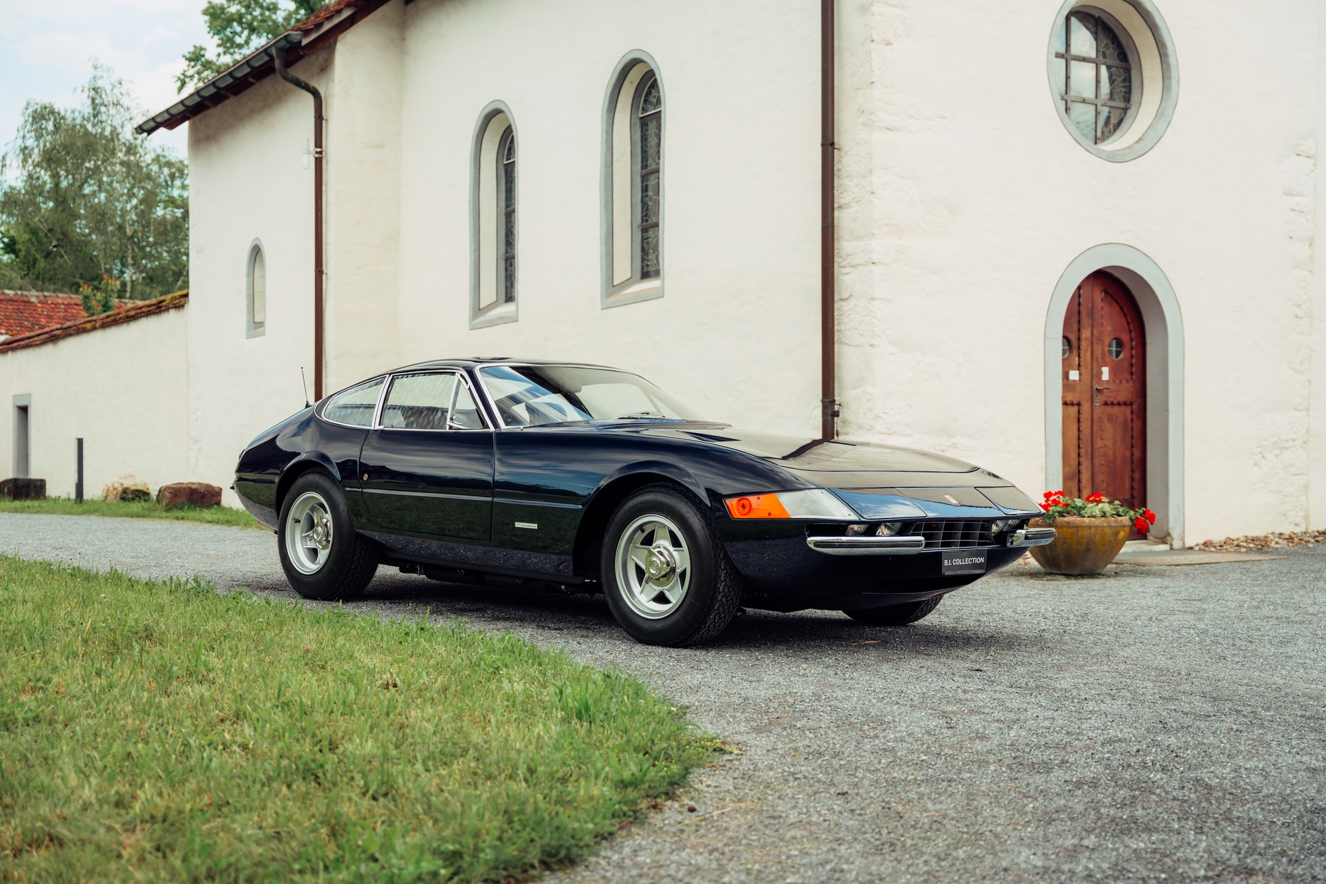 FERRARI 365 GTB/4 Daytona-image-4