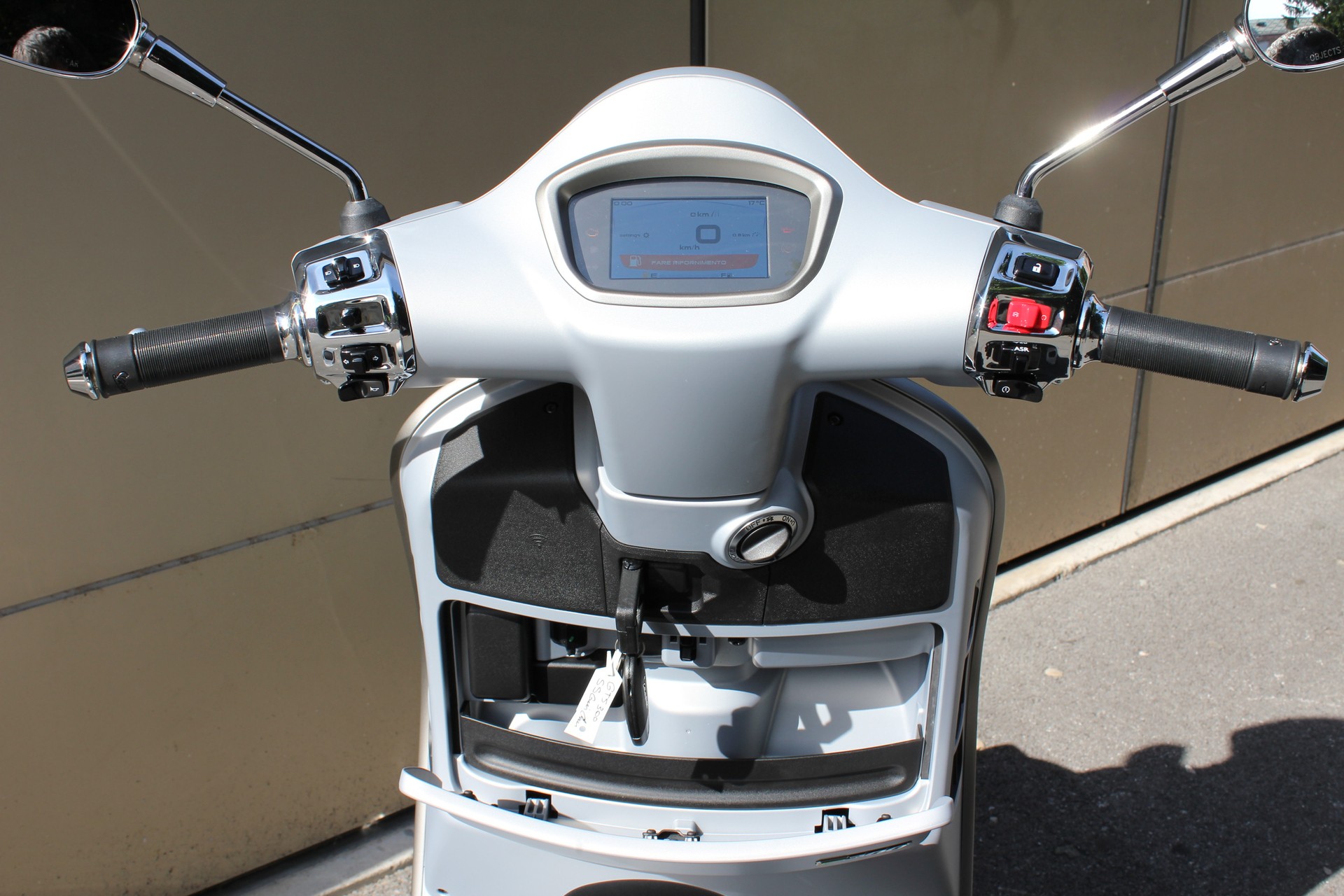 PIAGGIO Vespa GTS 300 Super Tech ABS-image-5