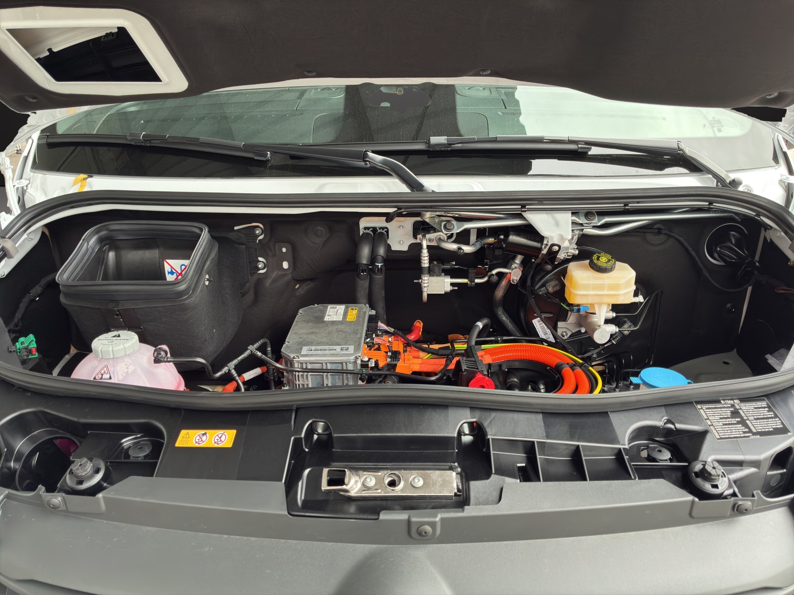 MERCEDES-BENZ eSprinter 420 PRO KA 3665mm S WORKER-image-13
