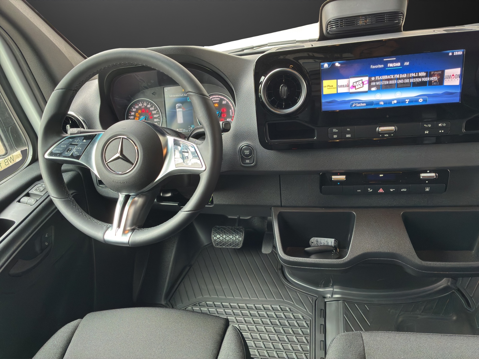 MERCEDES-BENZ eSprinter 420 PRO KA 3665mm S WORKER-image-8