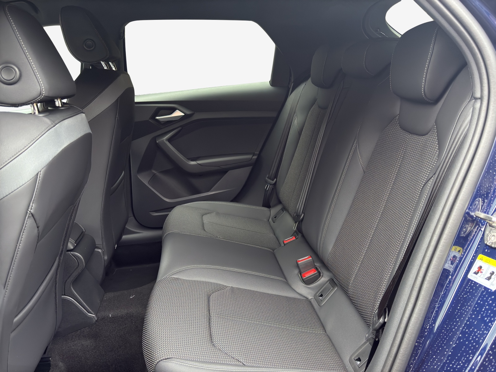 AUDI A1 Sportback 30 TFSI S Line Attraction S-tronic-image-11