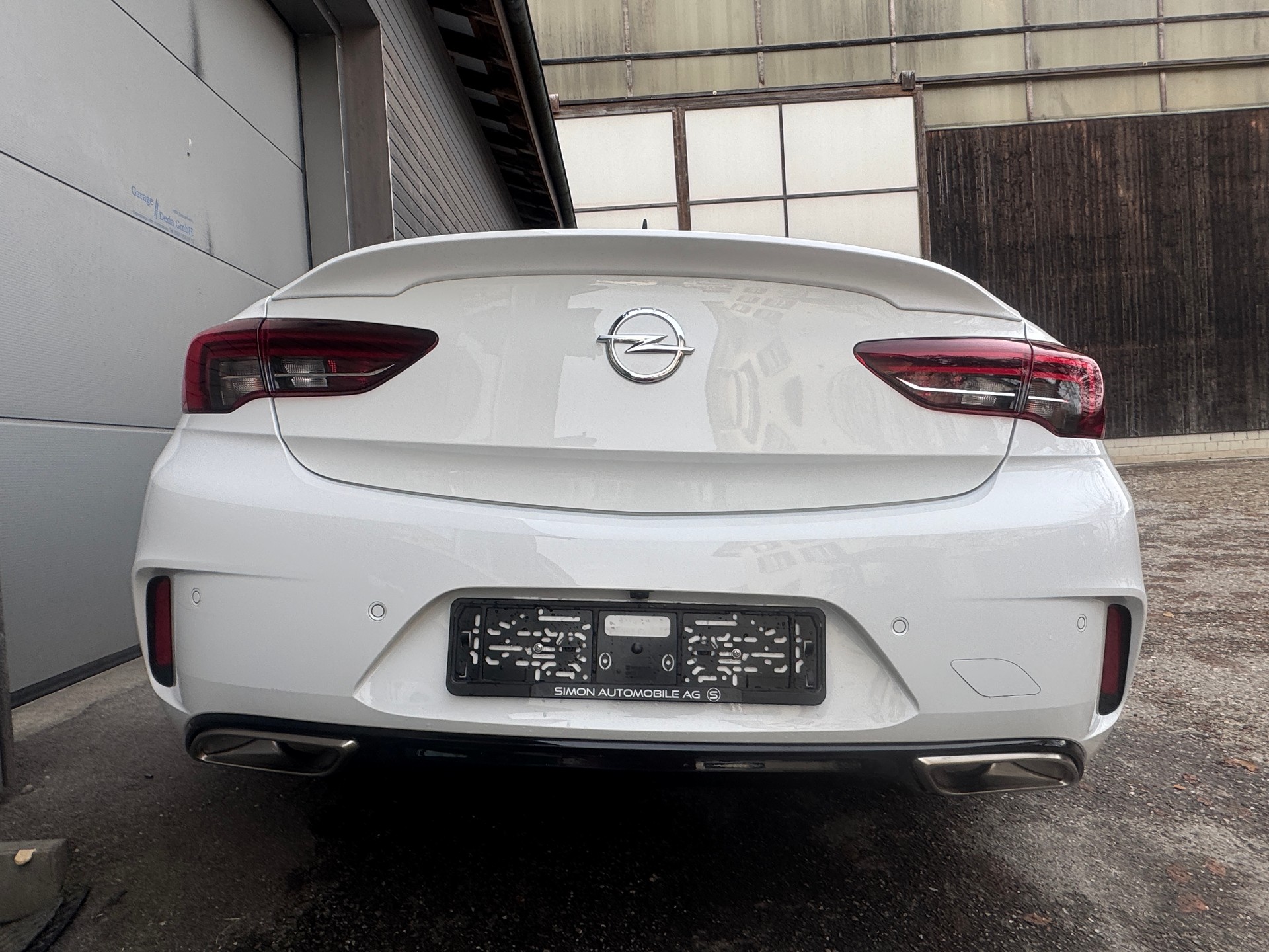 OPEL Insignia 2.0 T GSi 4WD Automatic-image-3