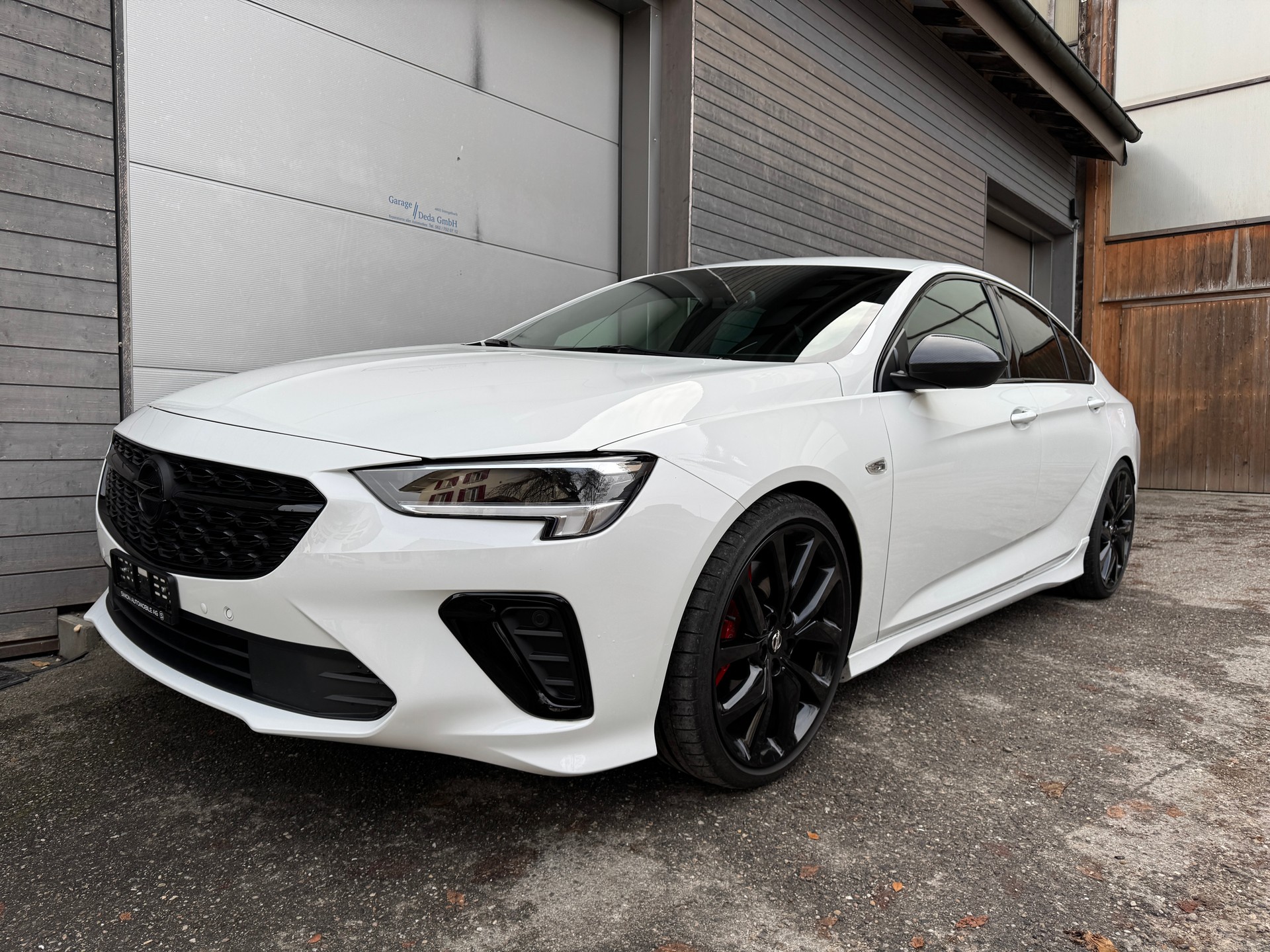 OPEL Insignia 2.0 T GSi 4WD Automatic-image-1