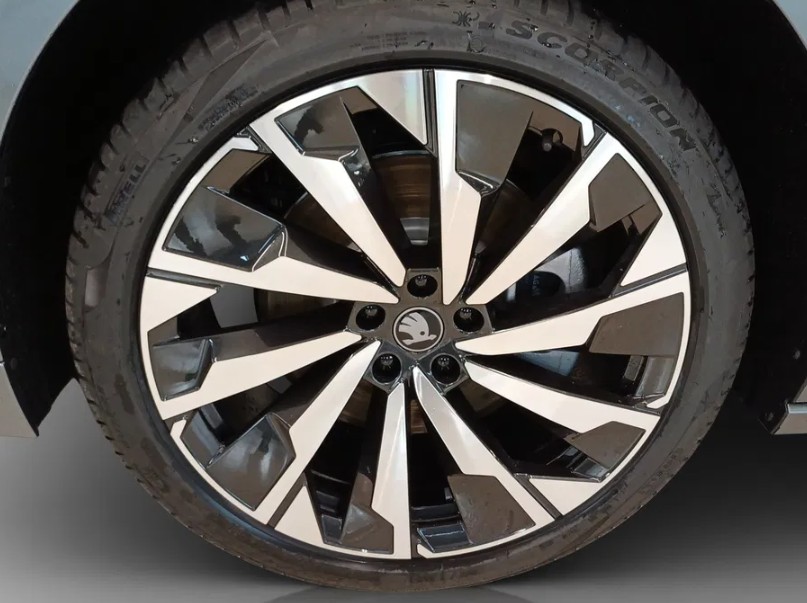 SKODA Enyaq 85x Sportline 4x4-image-10
