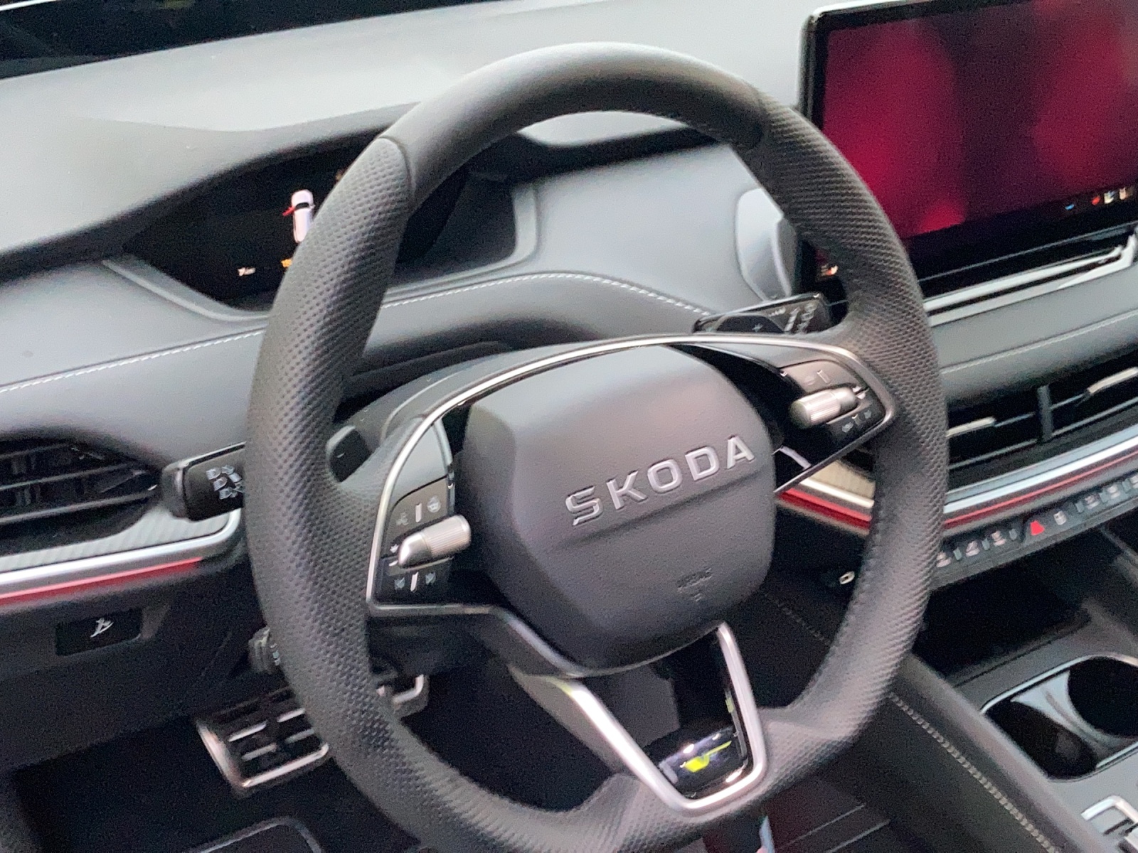 SKODA Enyaq 4x4 RS-image-9