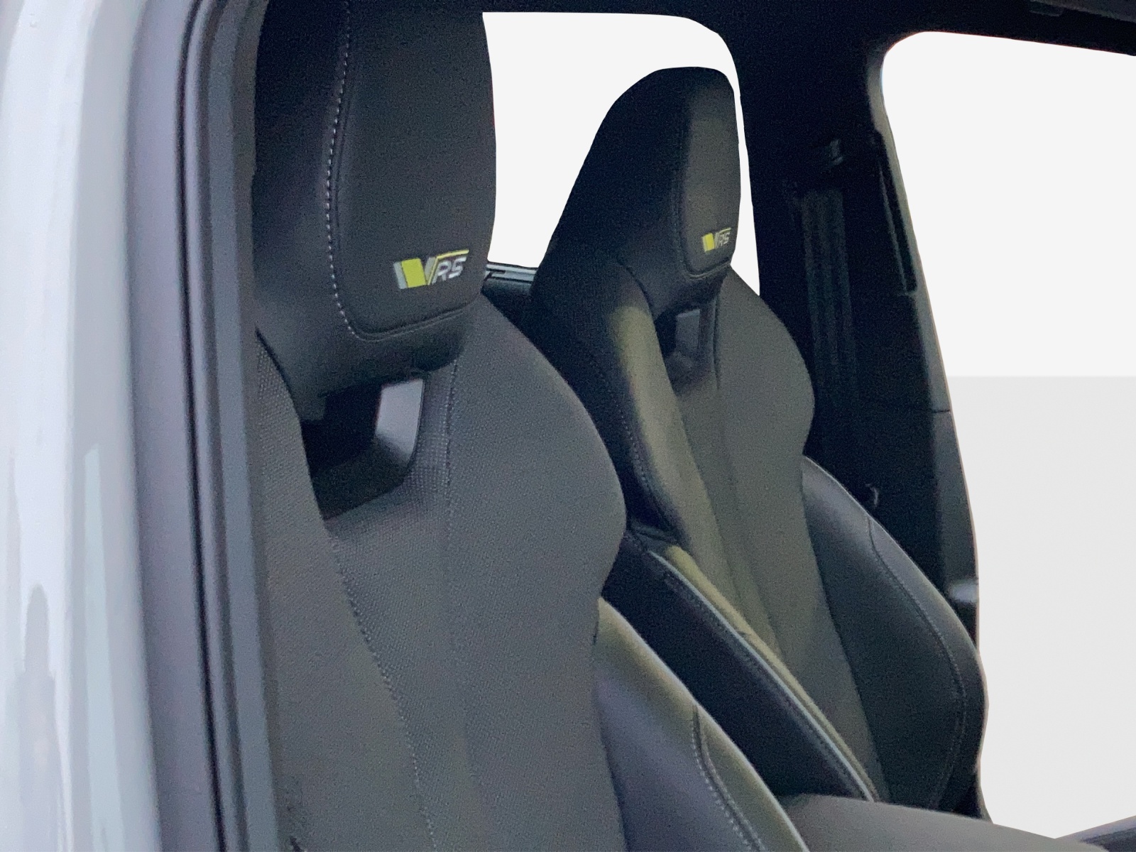 SKODA Enyaq 4x4 RS-image-15