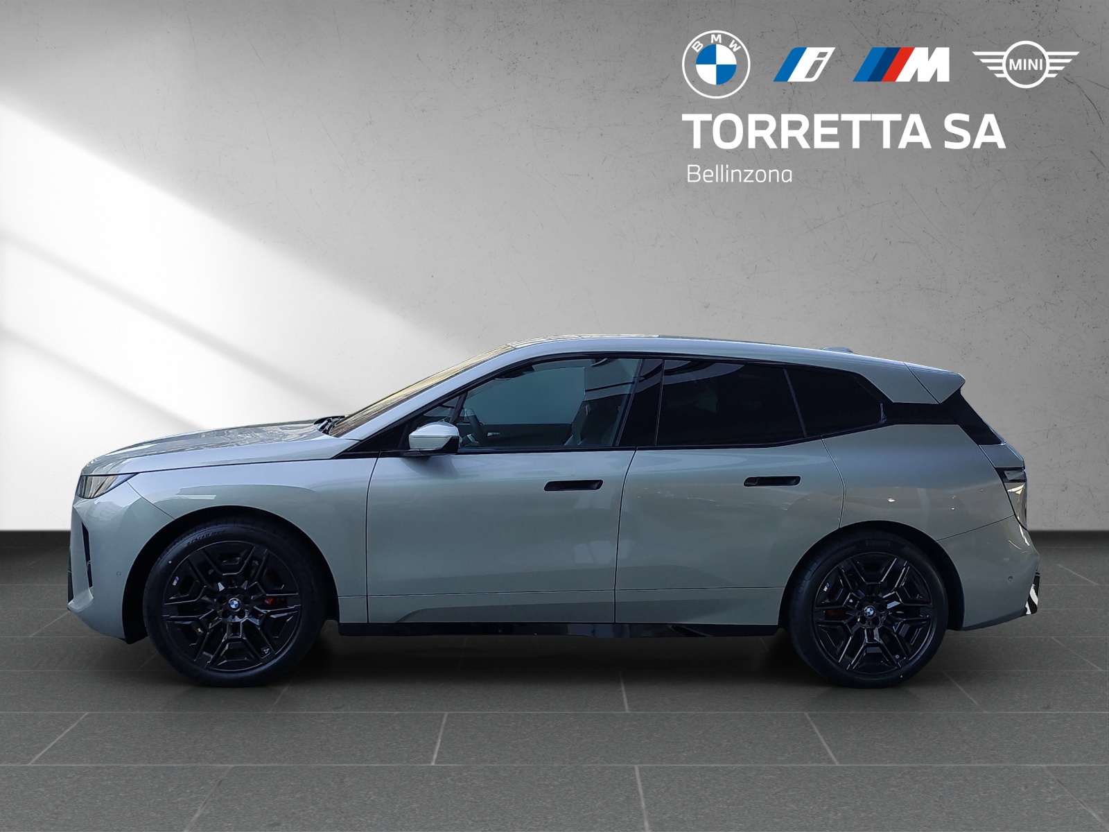 BMW iX xDrive60 M Sport Pro-image-1