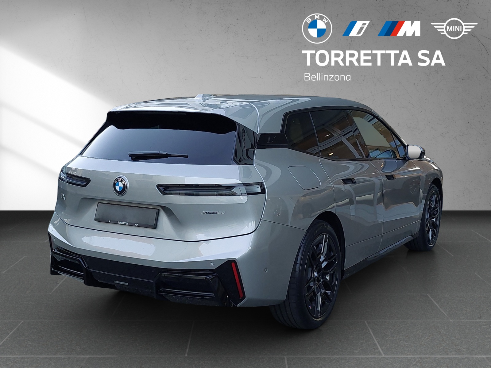 BMW iX xDrive60 M Sport Pro-image-4