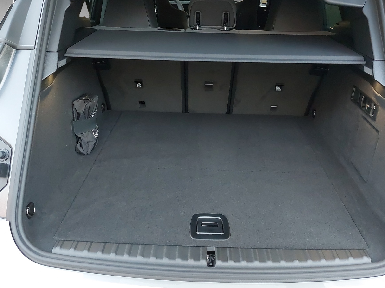 BMW iX xDrive60 M Sport Pro-image-17