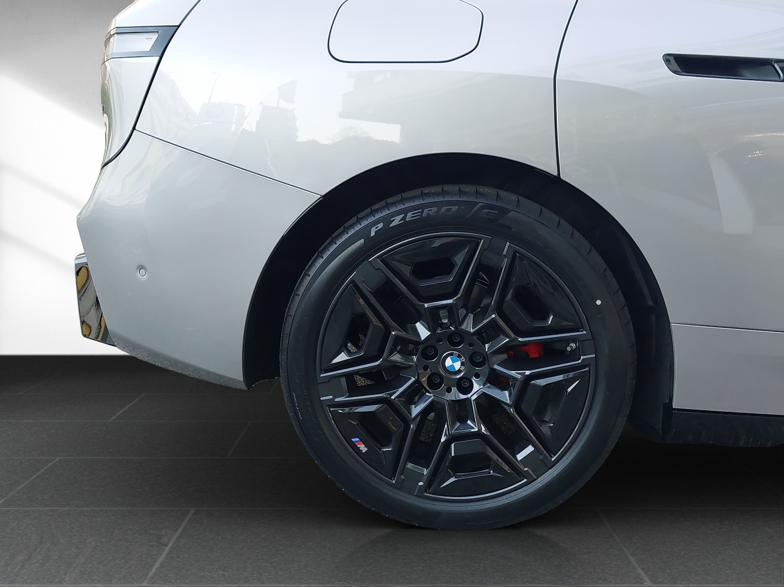 BMW iX xDrive60 M Sport Pro-image-10