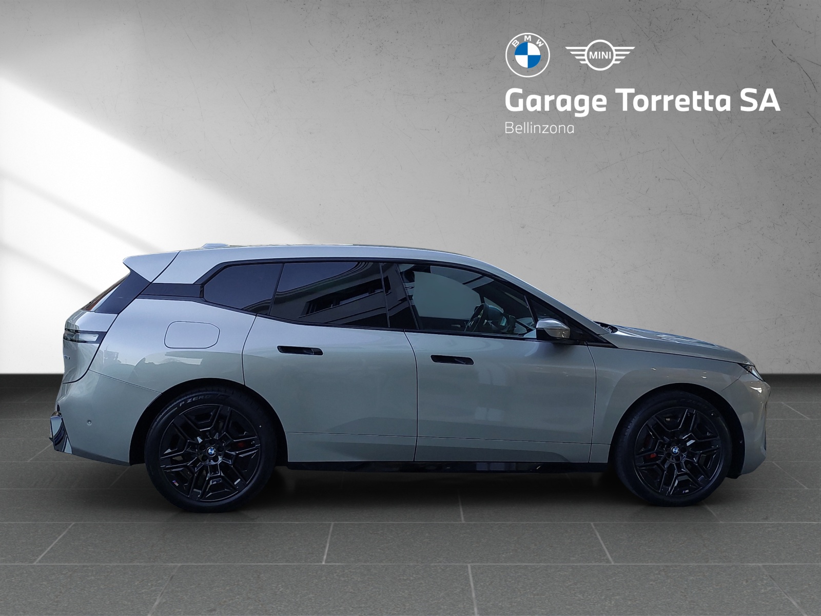 BMW iX xDrive60 M Sport Pro-image-5