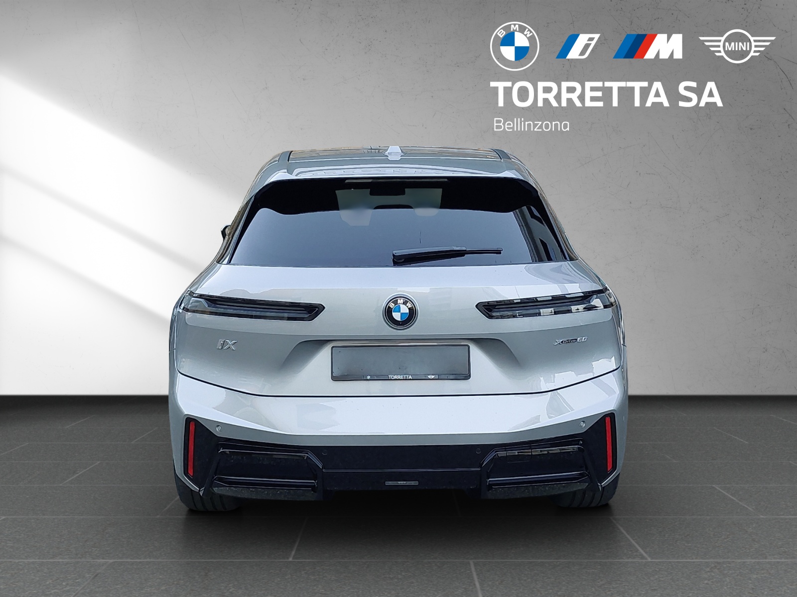BMW iX xDrive60 M Sport Pro-image-3