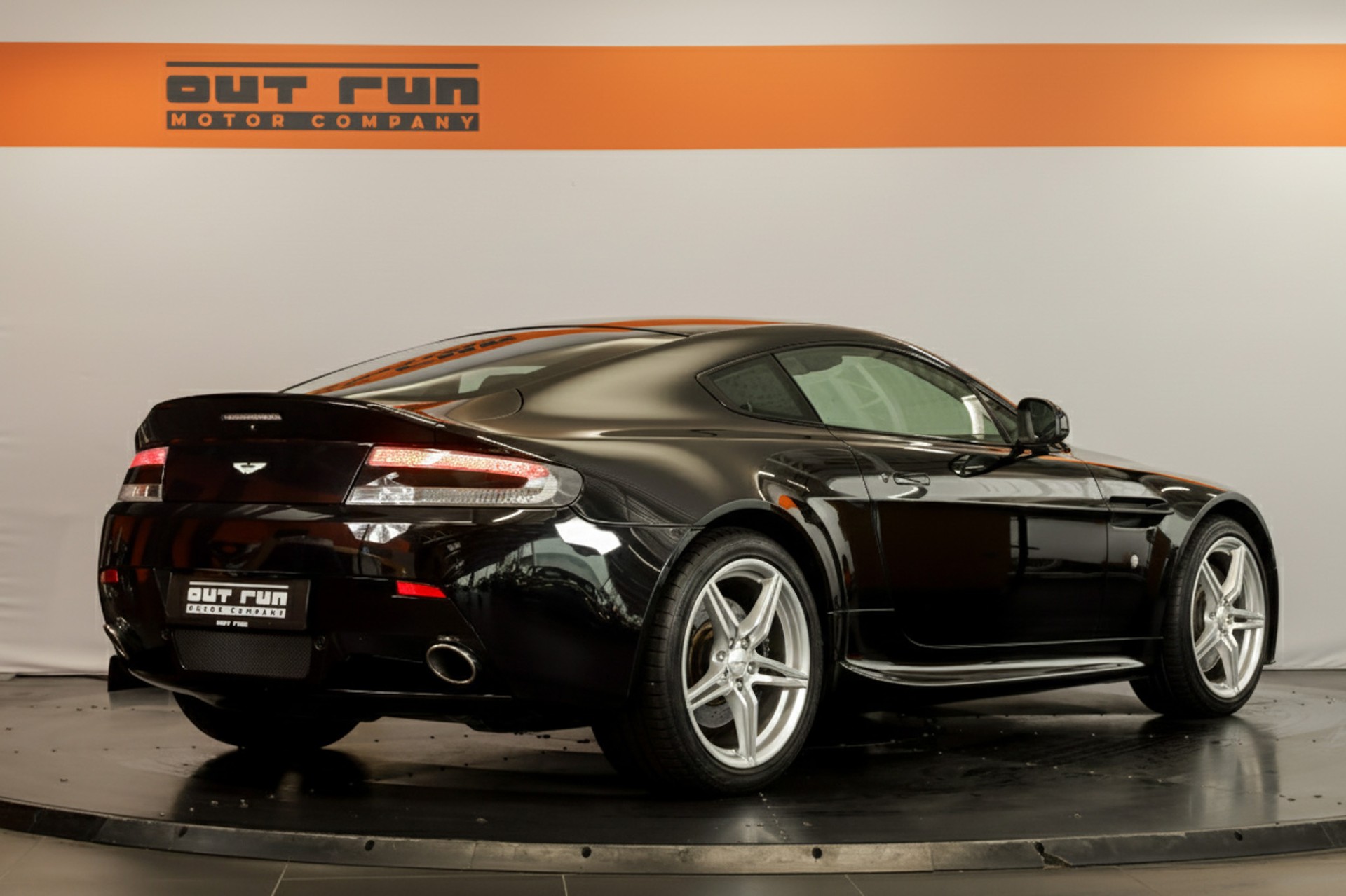 ASTON MARTIN V8 Vantage 4.7 Sportshift-image-4