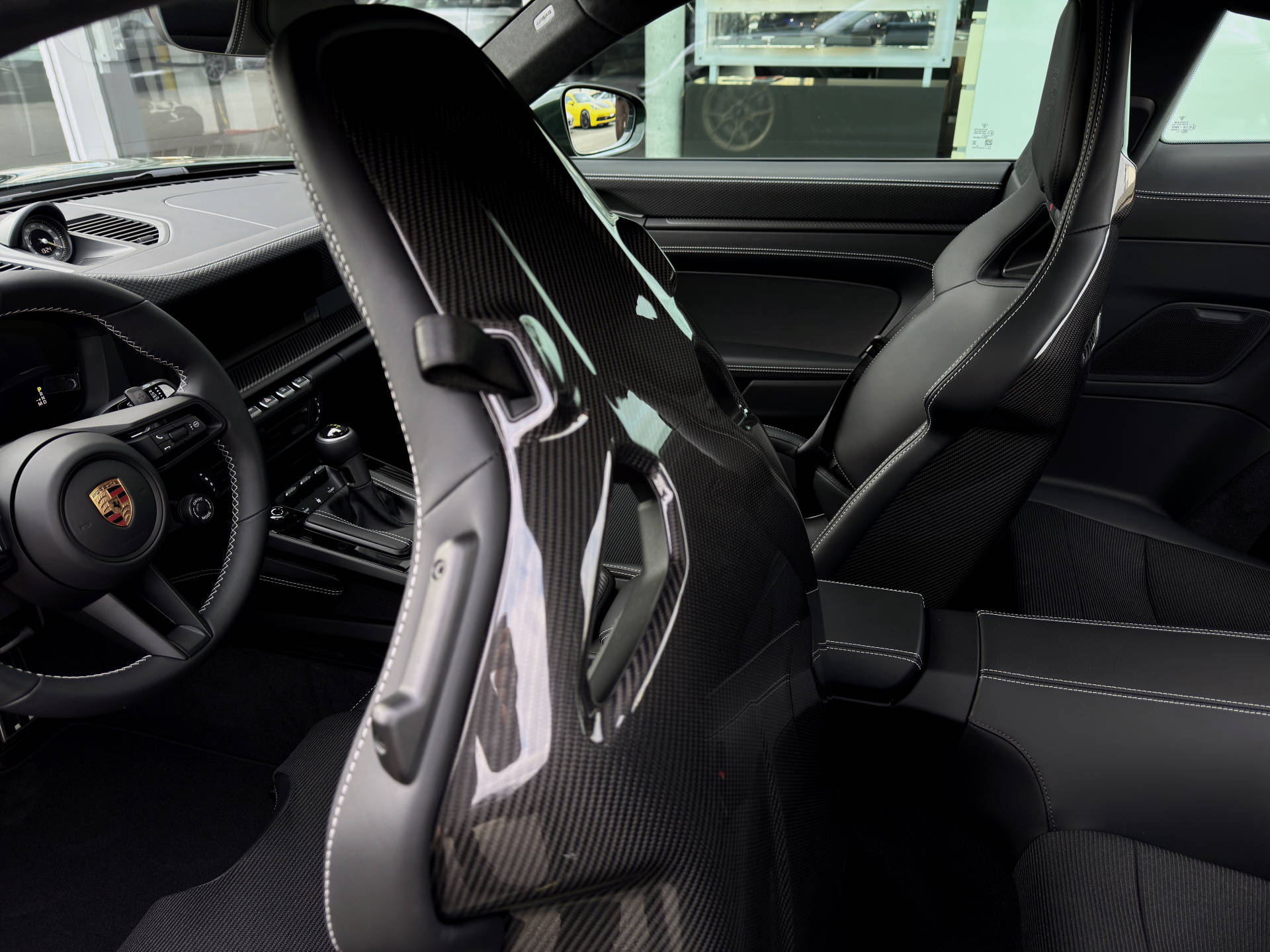 PORSCHE 911 GT3 mit Touring-Paket-image-7