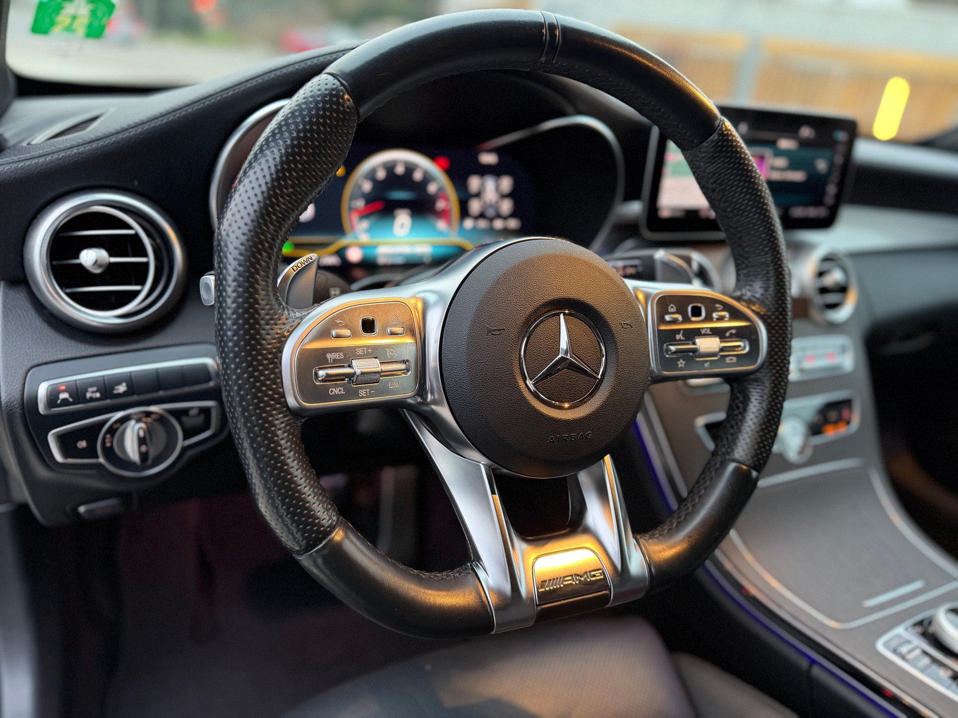 MERCEDES-BENZ C 43 Cabriolet AMG 4Matic 9G-Tronic-image-11
