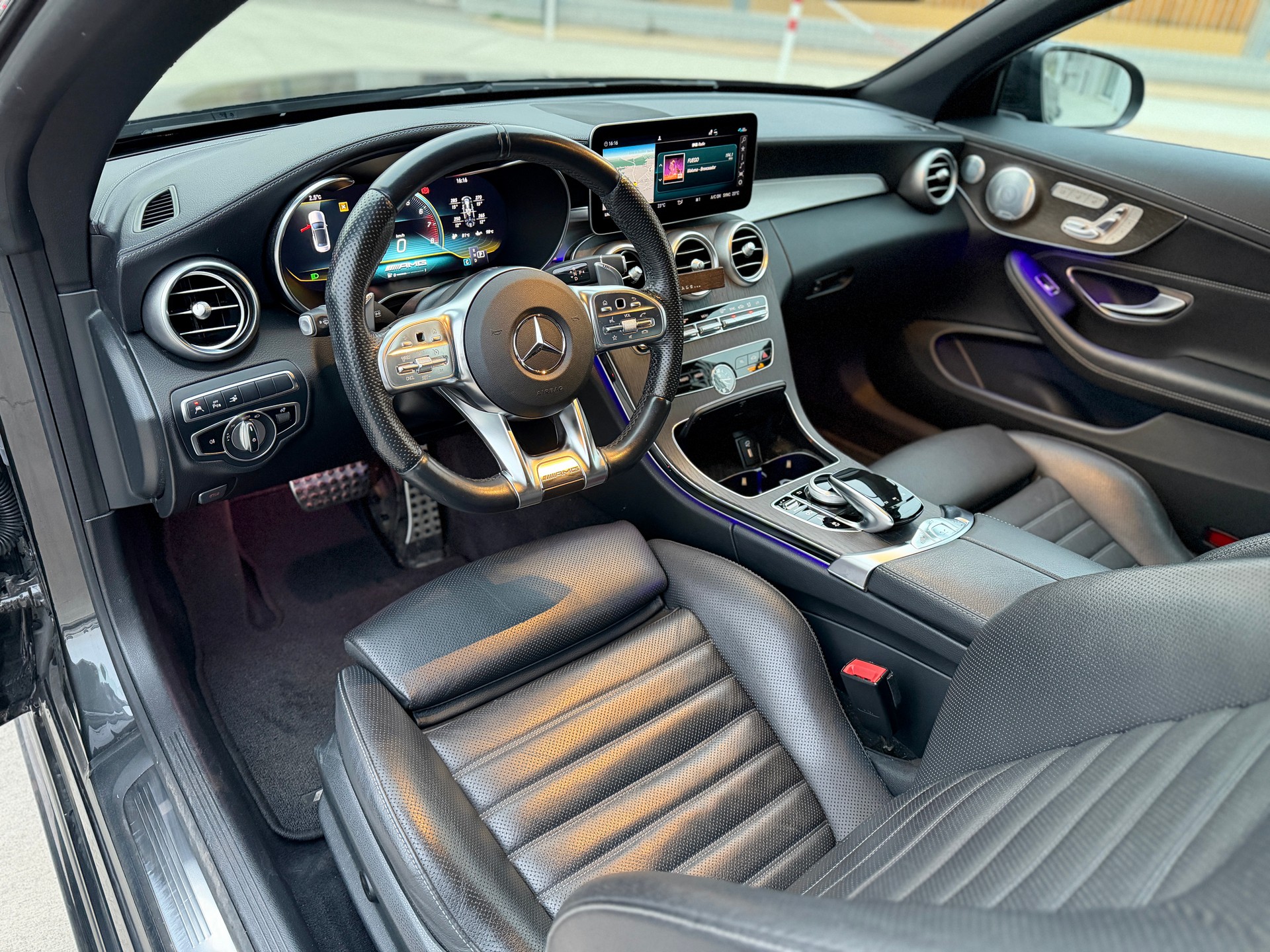 MERCEDES-BENZ C 43 Cabriolet AMG 4Matic 9G-Tronic-image-9
