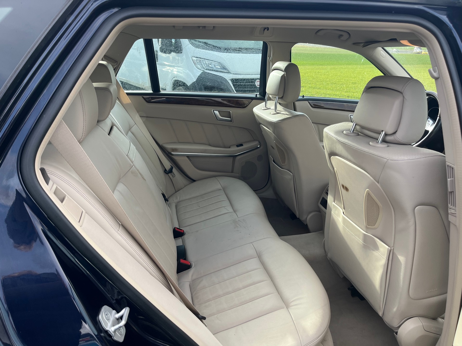 MERCEDES-BENZ E 350 BlueTEC Elégance 4Matic 7G-Tronic-image-11