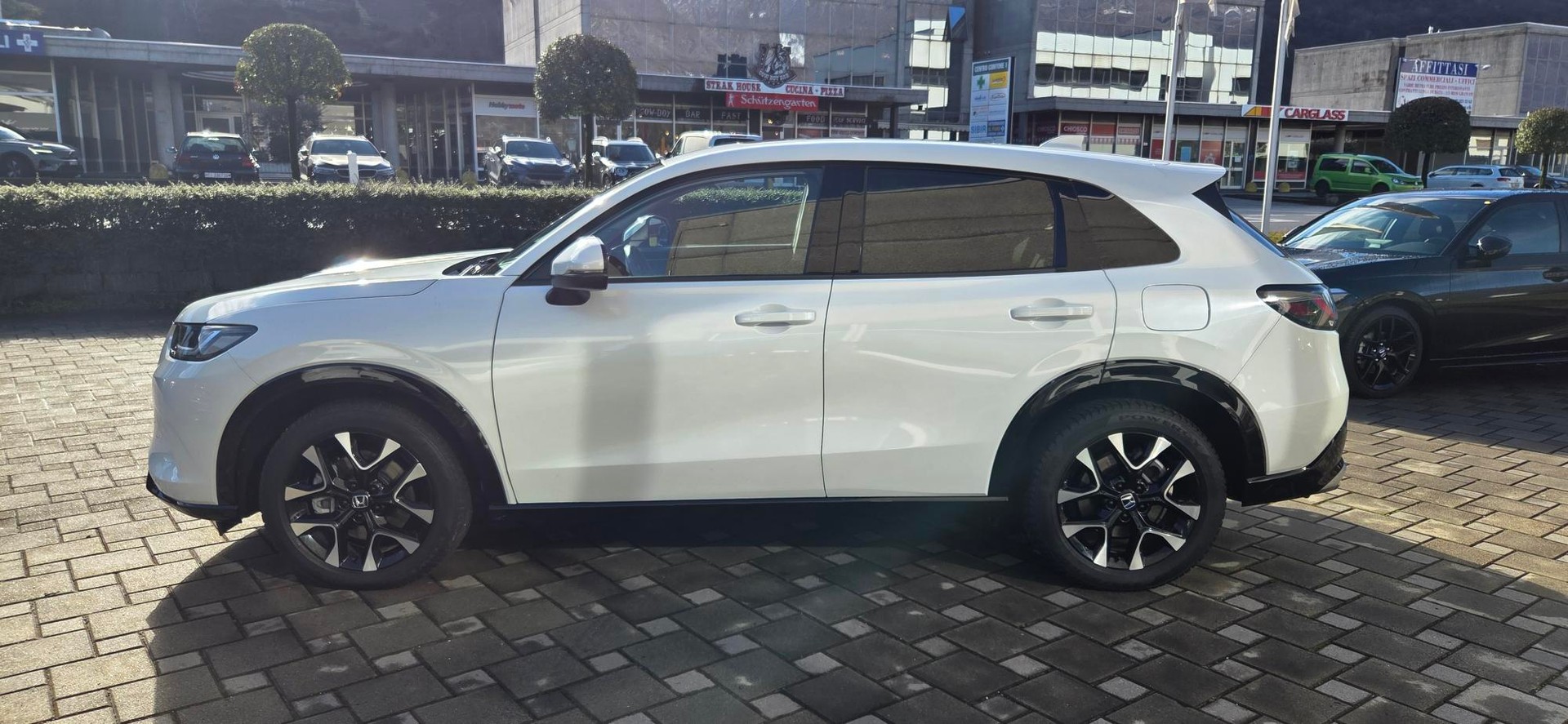 HONDA ZR-V 2.0i MMD Hybrid Advance Automatic-image-3