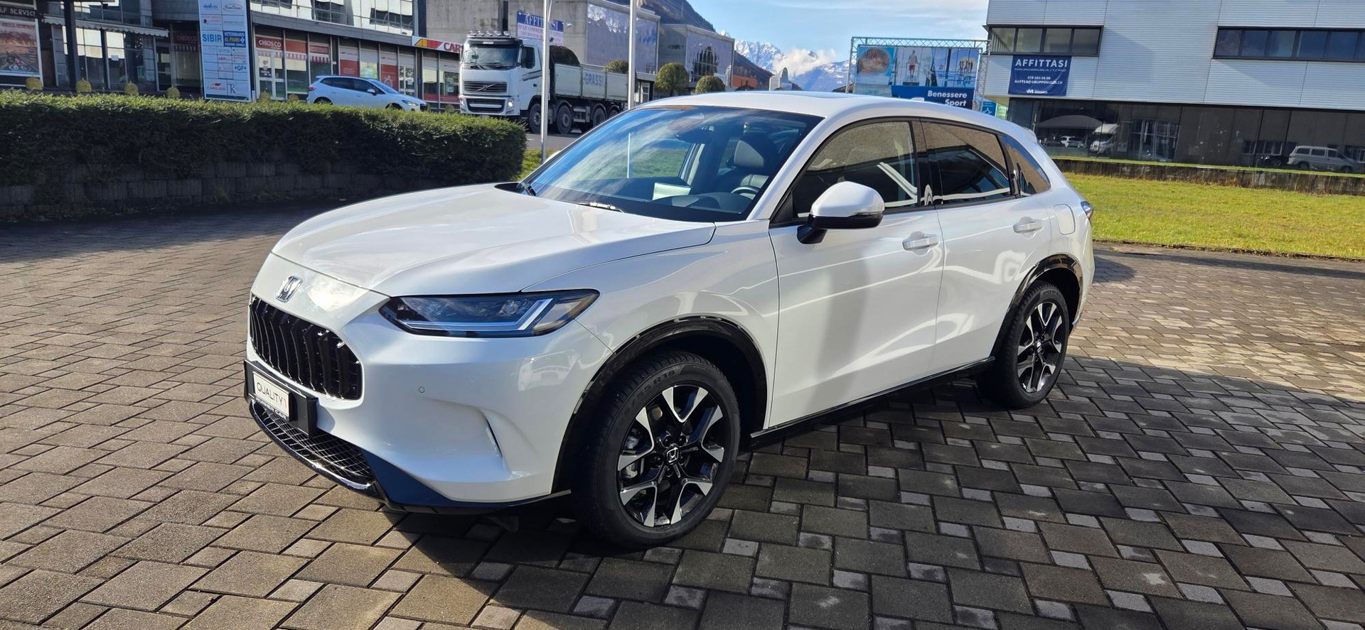 HONDA ZR-V 2.0i MMD Hybrid Advance Automatic-image-4