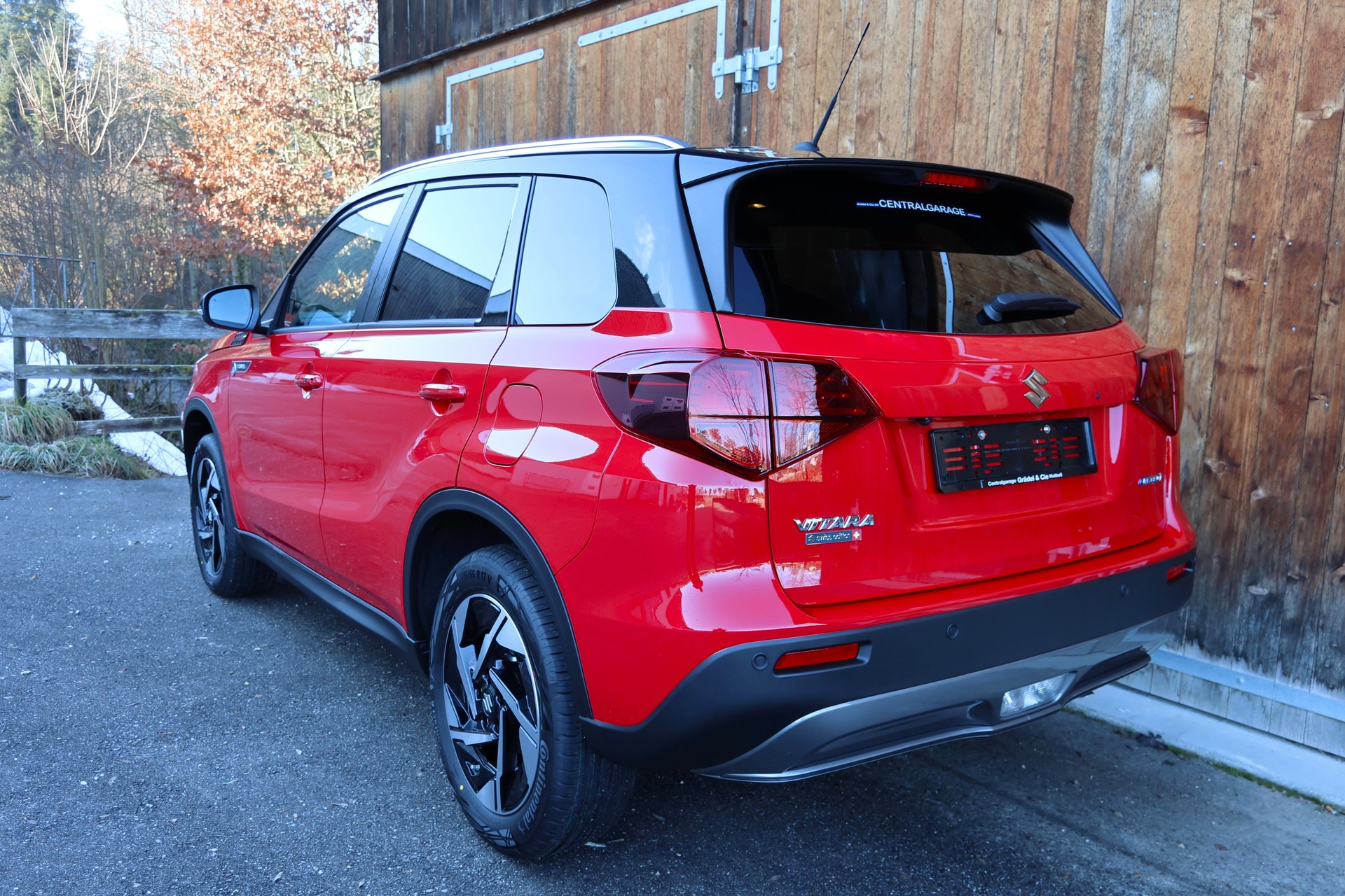 SUZUKI Vitara 1.4T Sakura Top 4x4 Hybrid-showroom-element-1