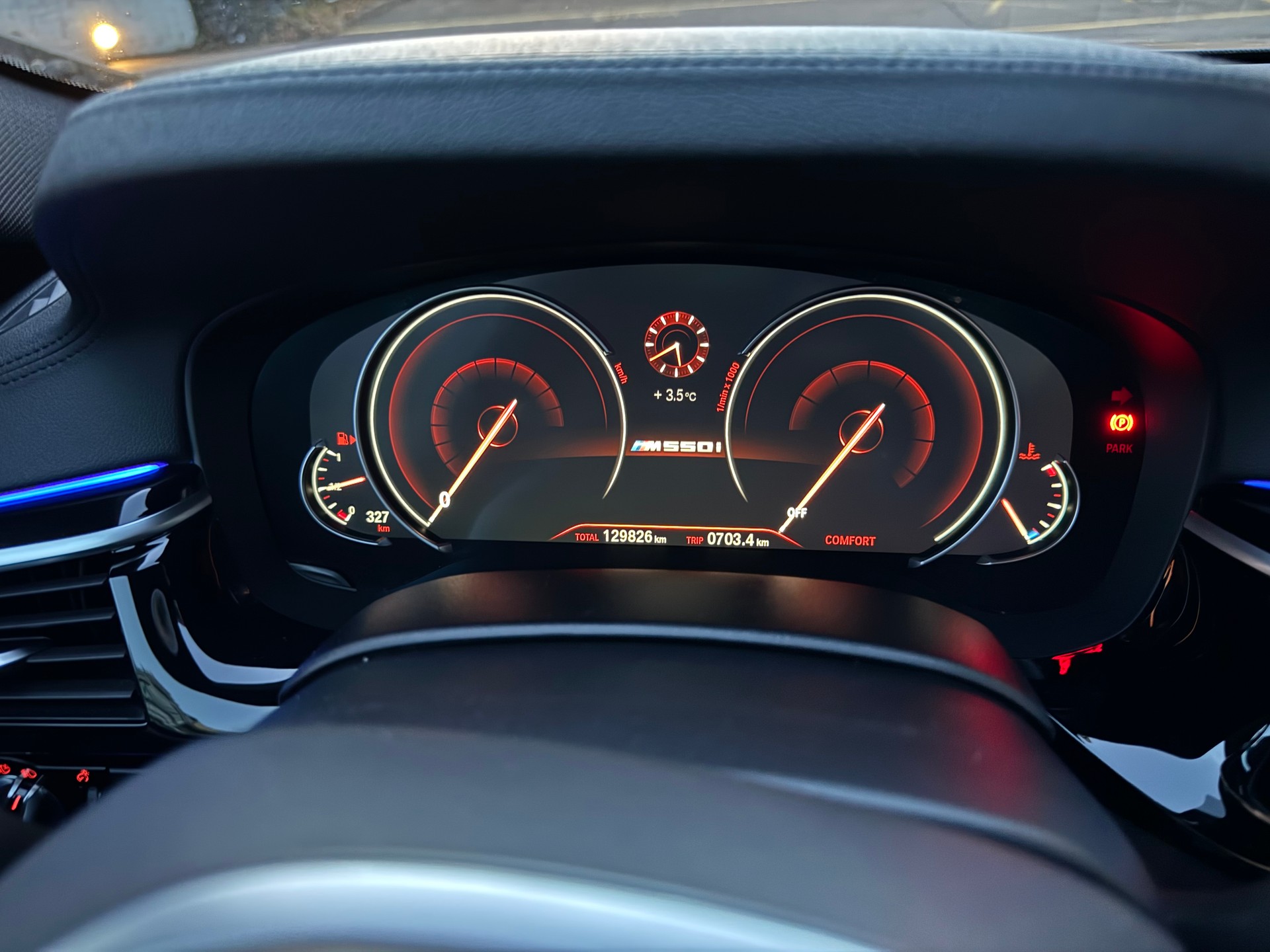 BMW M550i xDrive Steptronic-image-14