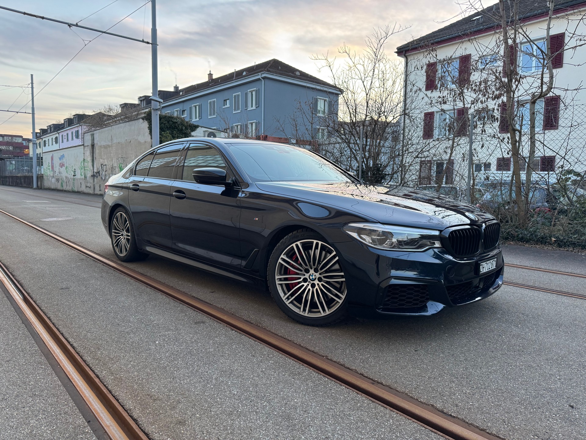 BMW M550i xDrive Steptronic-image-2
