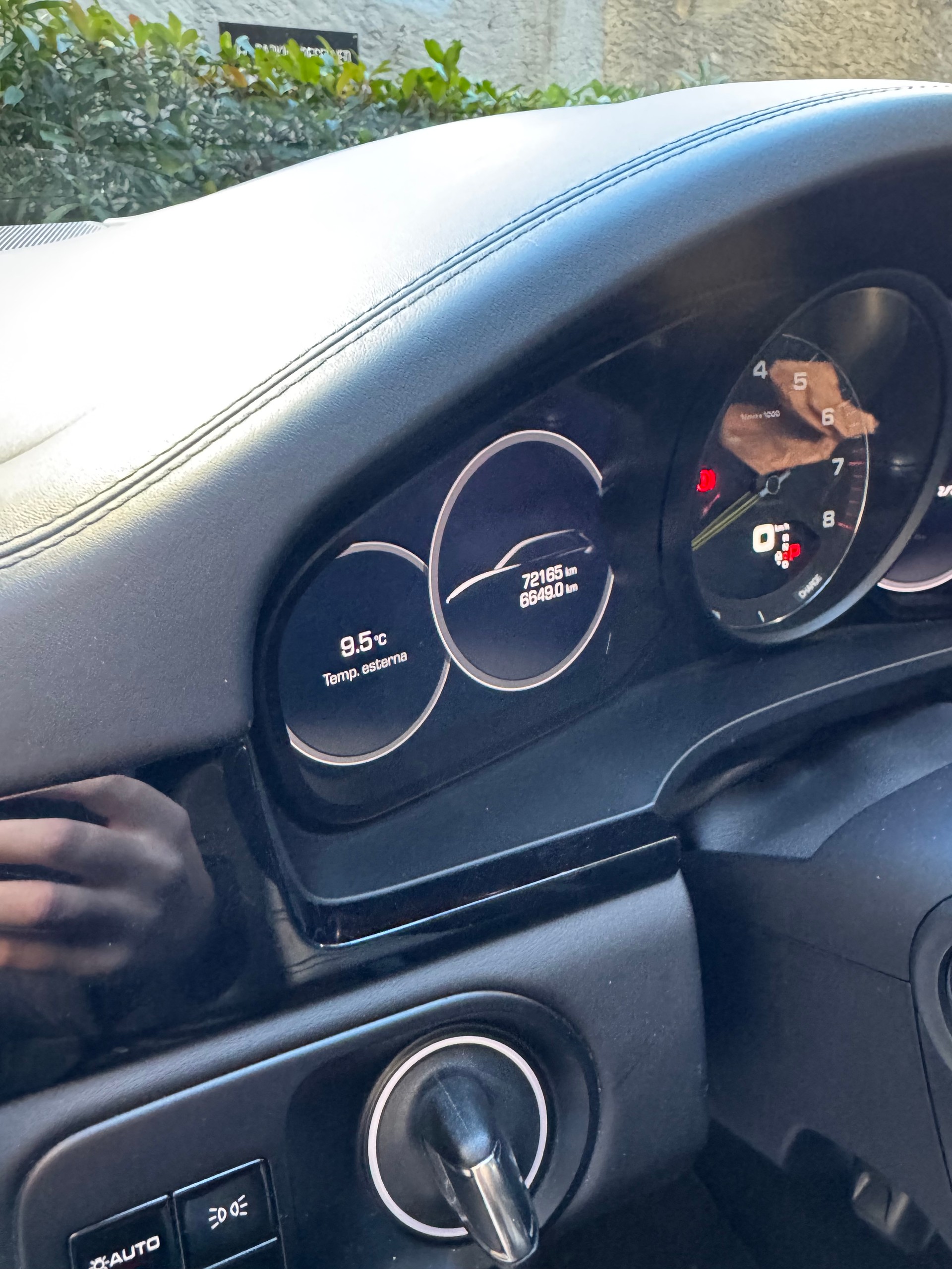 PORSCHE Cayenne E-Hybrid-image-1