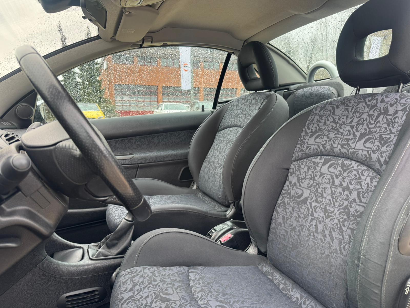 PEUGEOT 206 CC 1.6 16V Quiksilver-image-6