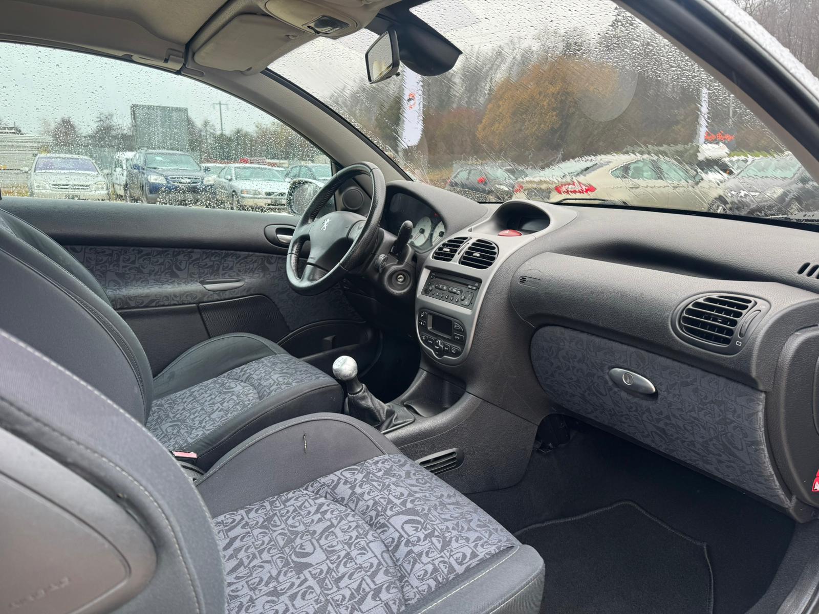 PEUGEOT 206 CC 1.6 16V Quiksilver-image-8