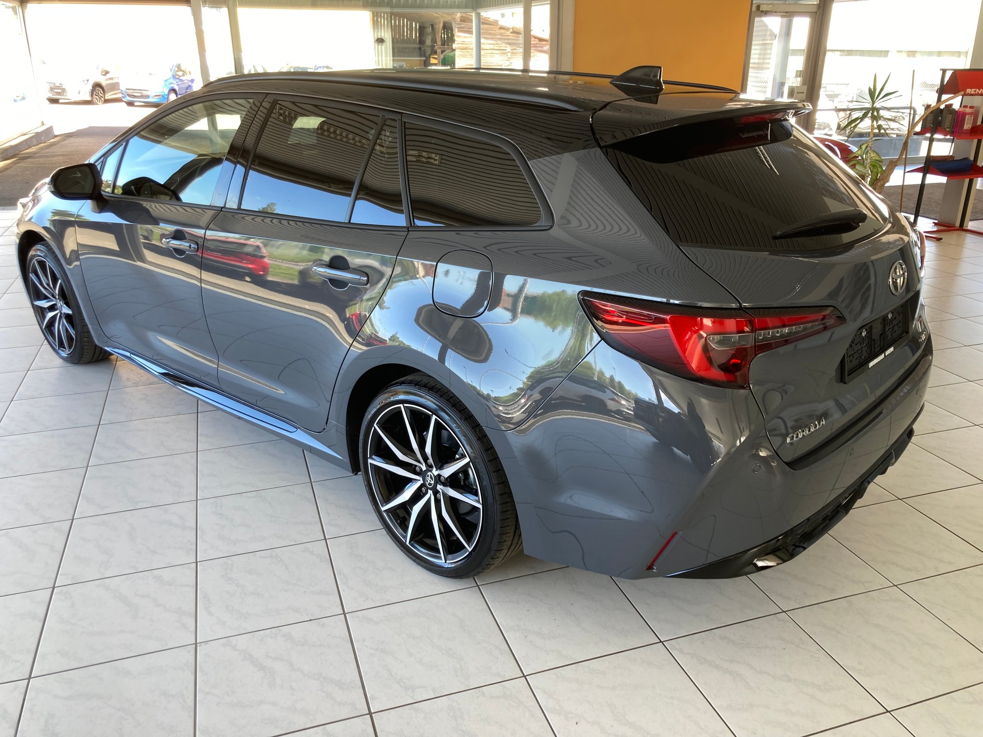TOYOTA Corolla Touring Sports 2.0 HSD GR Sport e- CVT-image-5