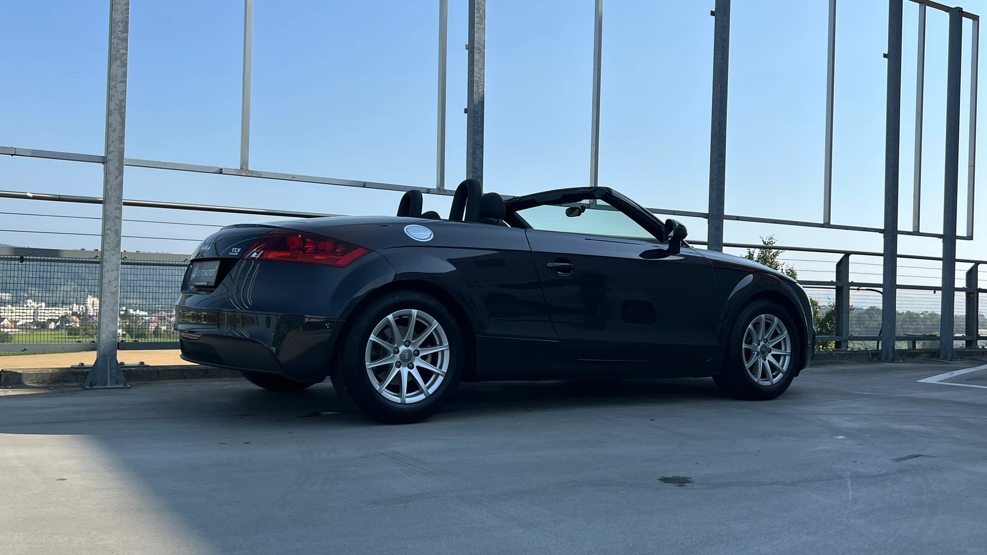 AUDI TT ROADSTER 2.0 TDI QUATTRO l 170 PS-image-11