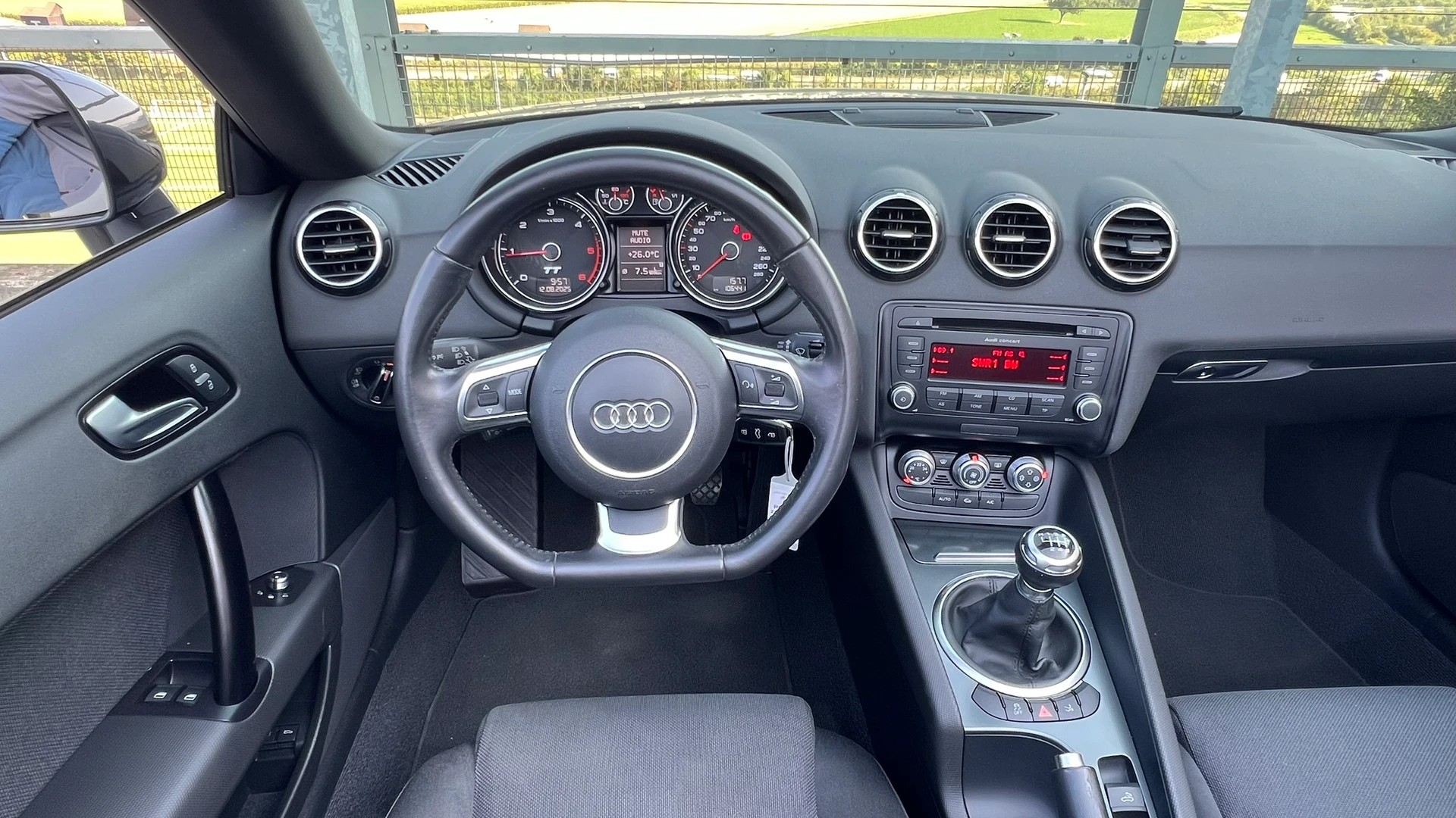 AUDI TT ROADSTER 2.0 TDI QUATTRO l 170 PS-image-20