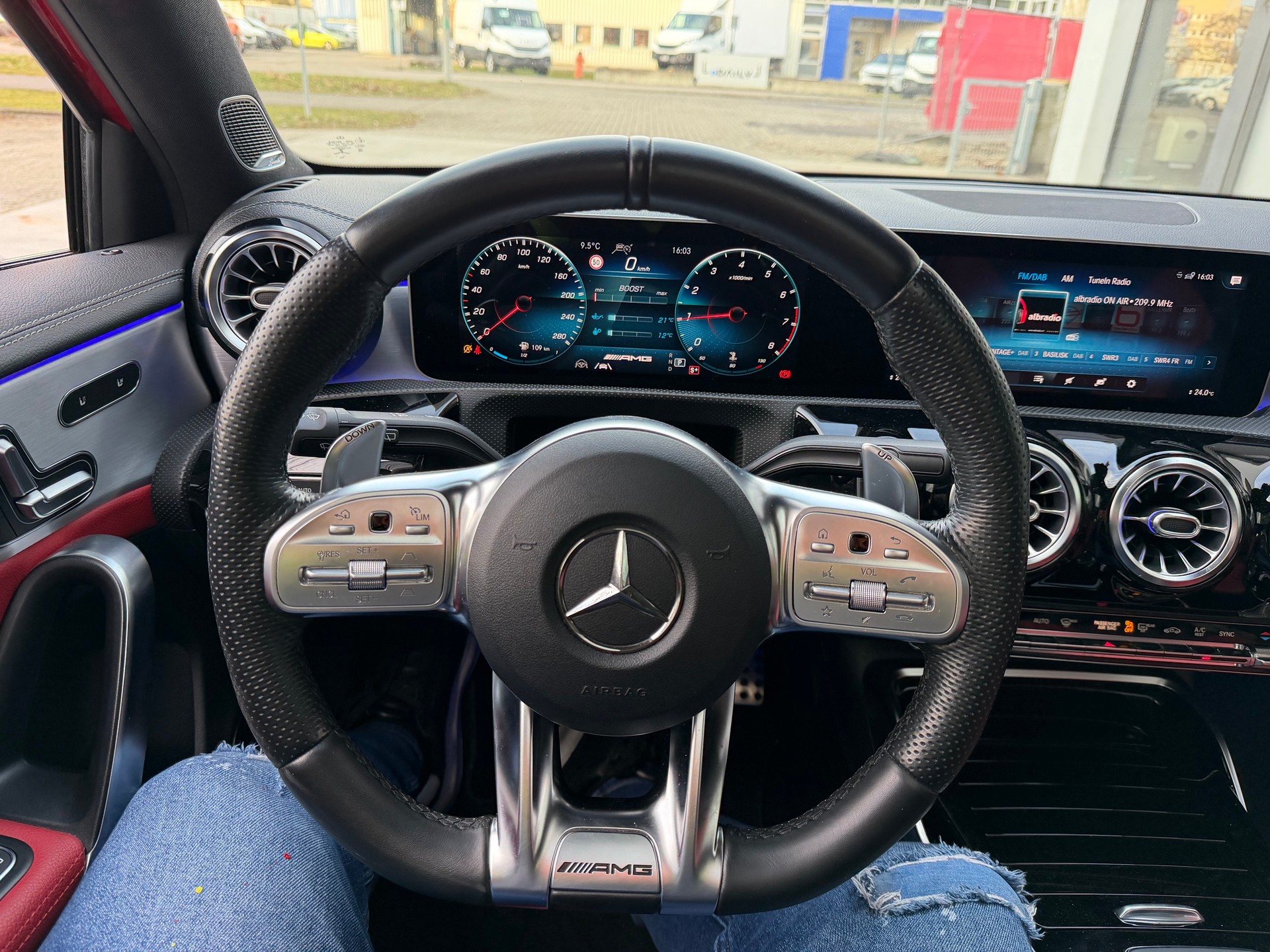 MERCEDES-BENZ A 35 AMG 4Matic Speedshift-image-15