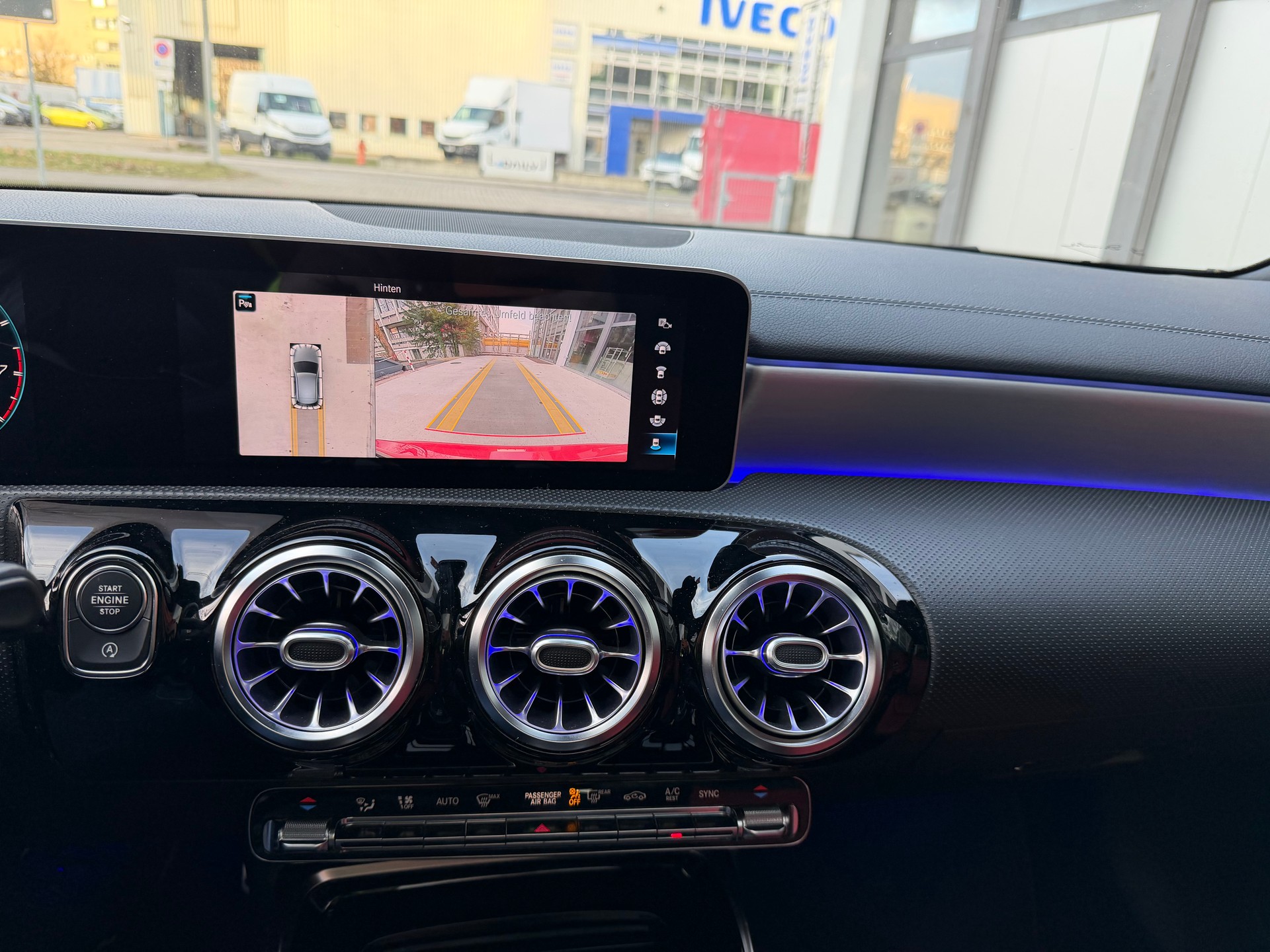 MERCEDES-BENZ A 35 AMG 4Matic Speedshift-image-17