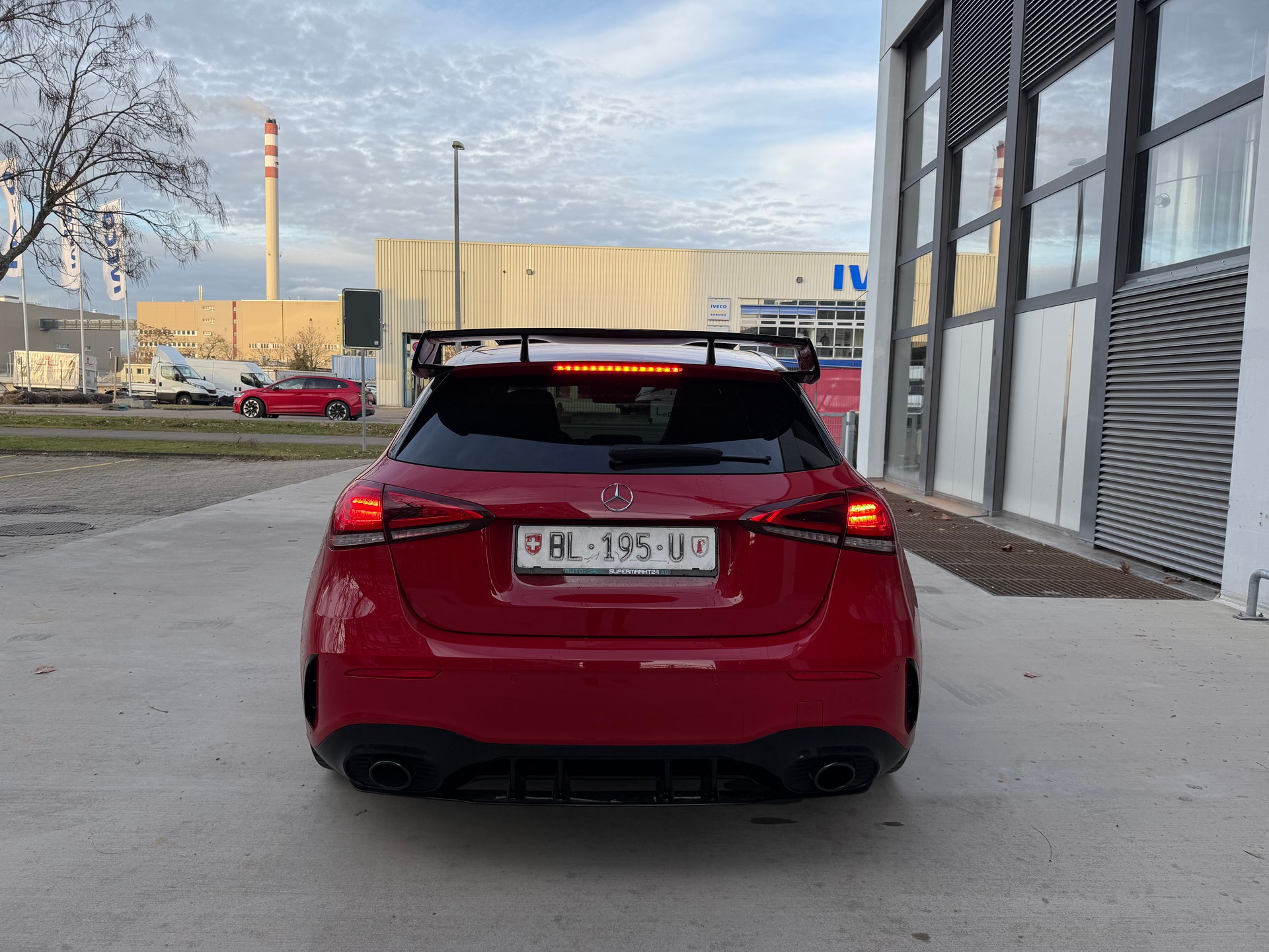MERCEDES-BENZ A 35 AMG 4Matic Speedshift-showroom-element-3