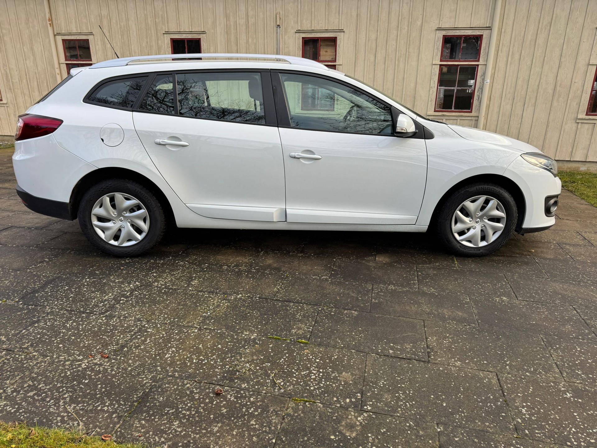 RENAULT Mégane Grandtour 1.5 dCi Expression EDC-image-3