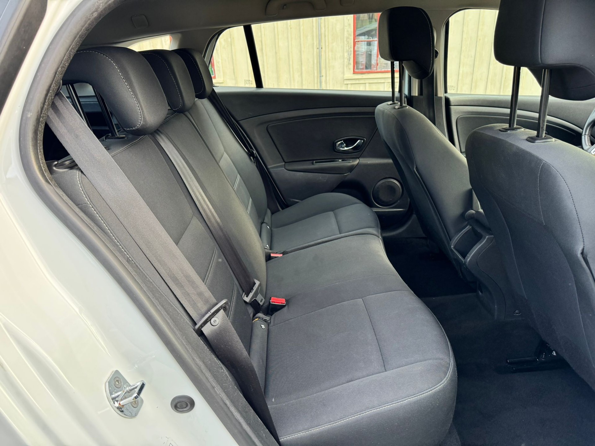 RENAULT Mégane Grandtour 1.5 dCi Expression EDC-image-12