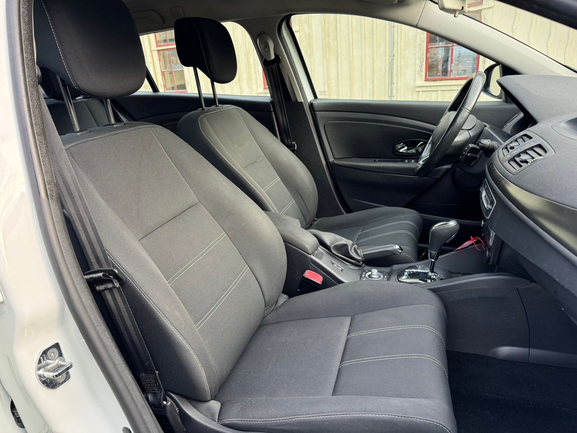 RENAULT Mégane Grandtour 1.5 dCi Expression EDC-image-11
