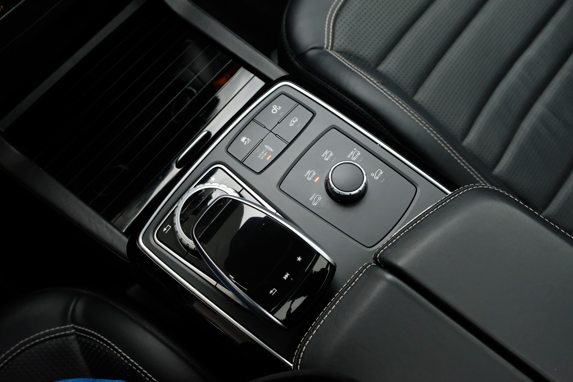 MERCEDES-BENZ GLE 63 S AMG 4Matic Speedshift Plus 7G-Tronic-image-30