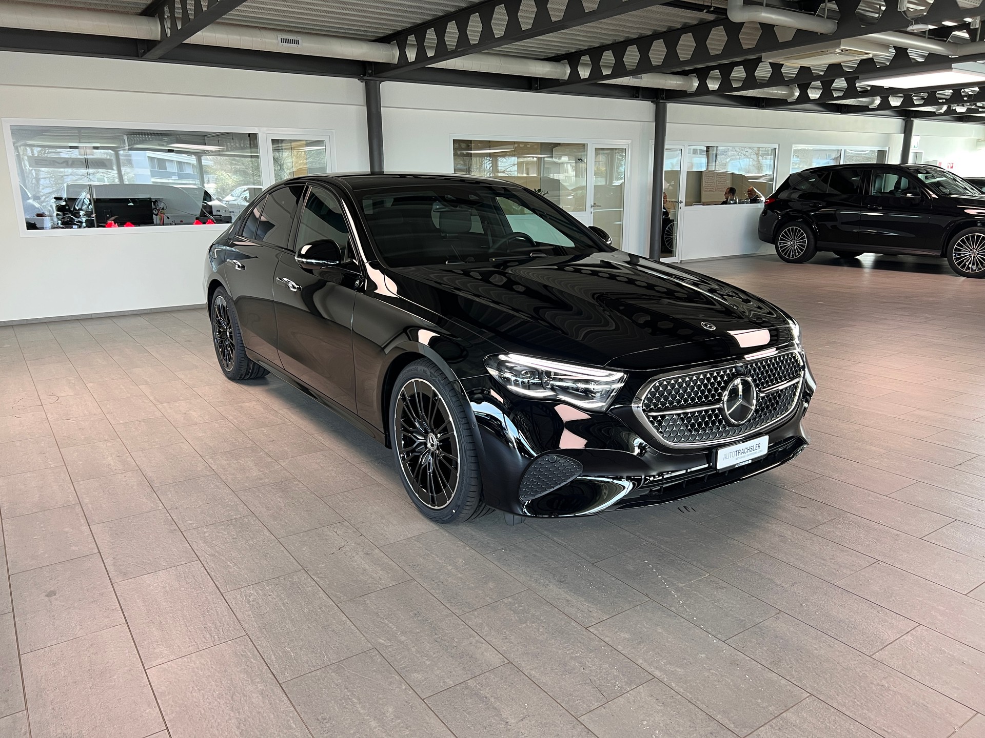 MERCEDES-BENZ E 220 d 4Matic 9G-Tronic-image-2